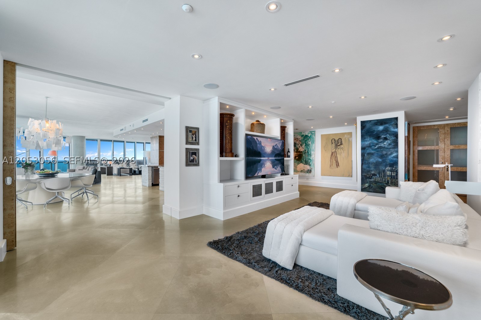 CONTINUUM ON SOUTH BEACH - Residential