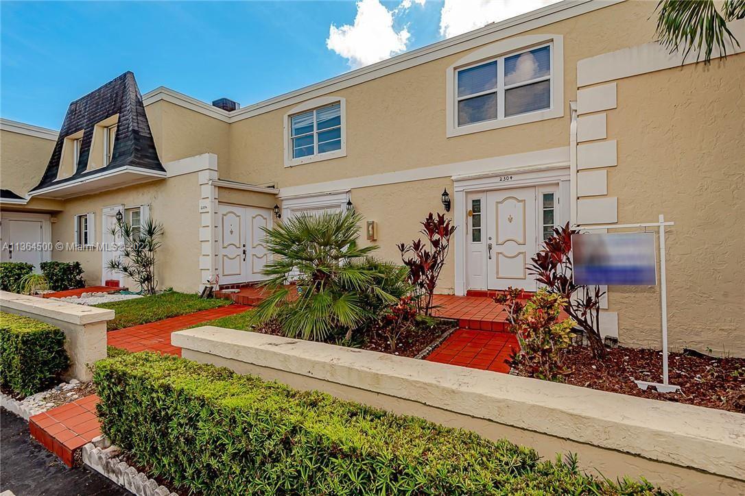 VENETIAN PARK I CONDO - Residential Lease