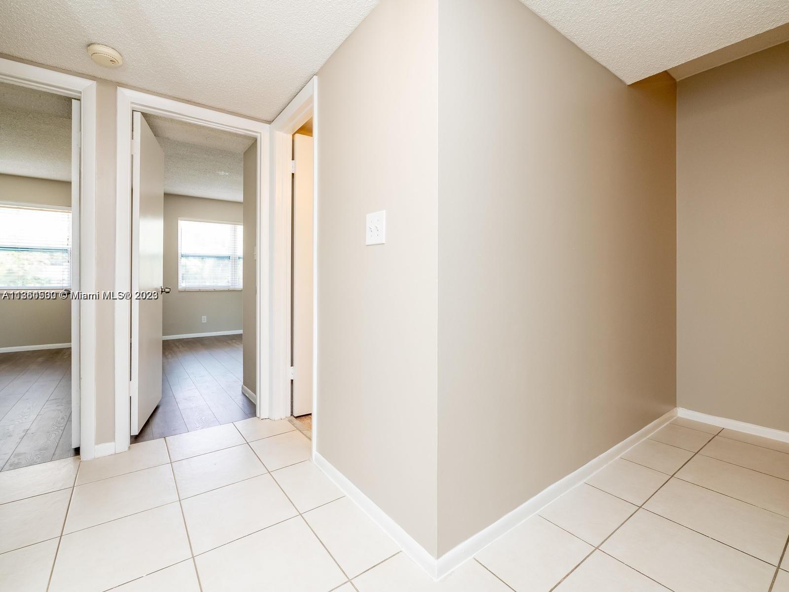 VENETIAN PARK I CONDO - Residential Lease