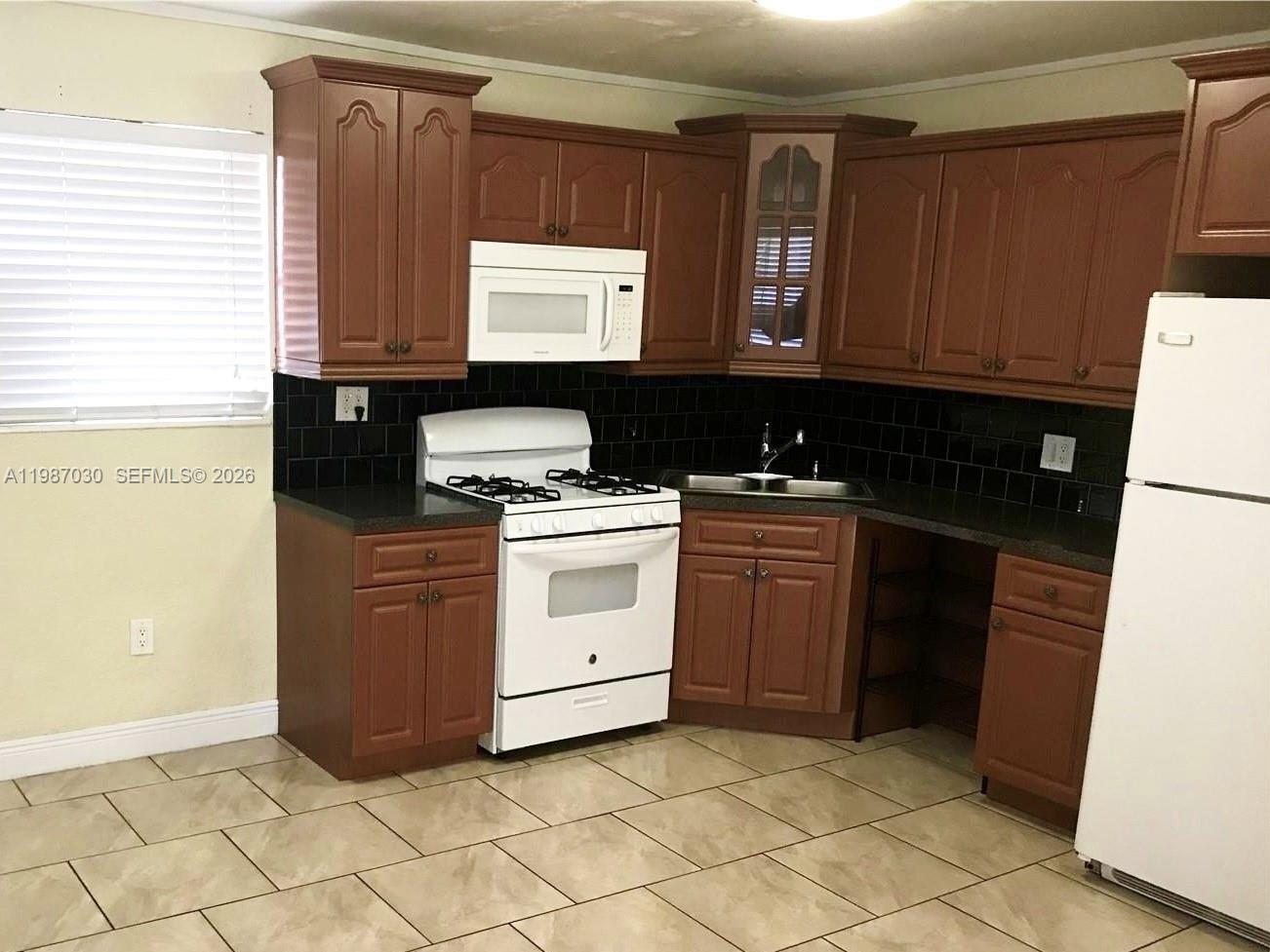 GABLES EDGE CONDO - Residential