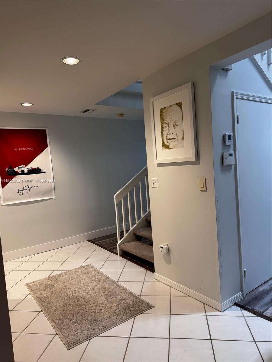 SHORES WATERSIDE VILLAS C - Residential Lease
