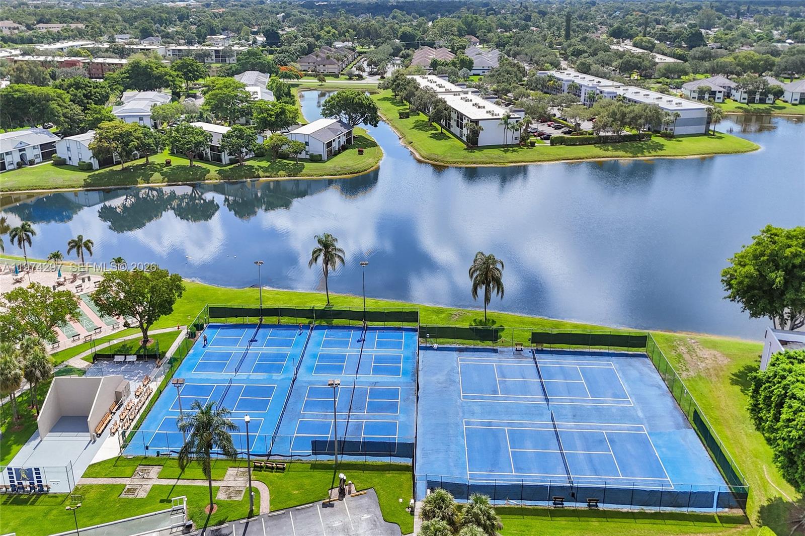 ASHLAND G CONDO - Residential