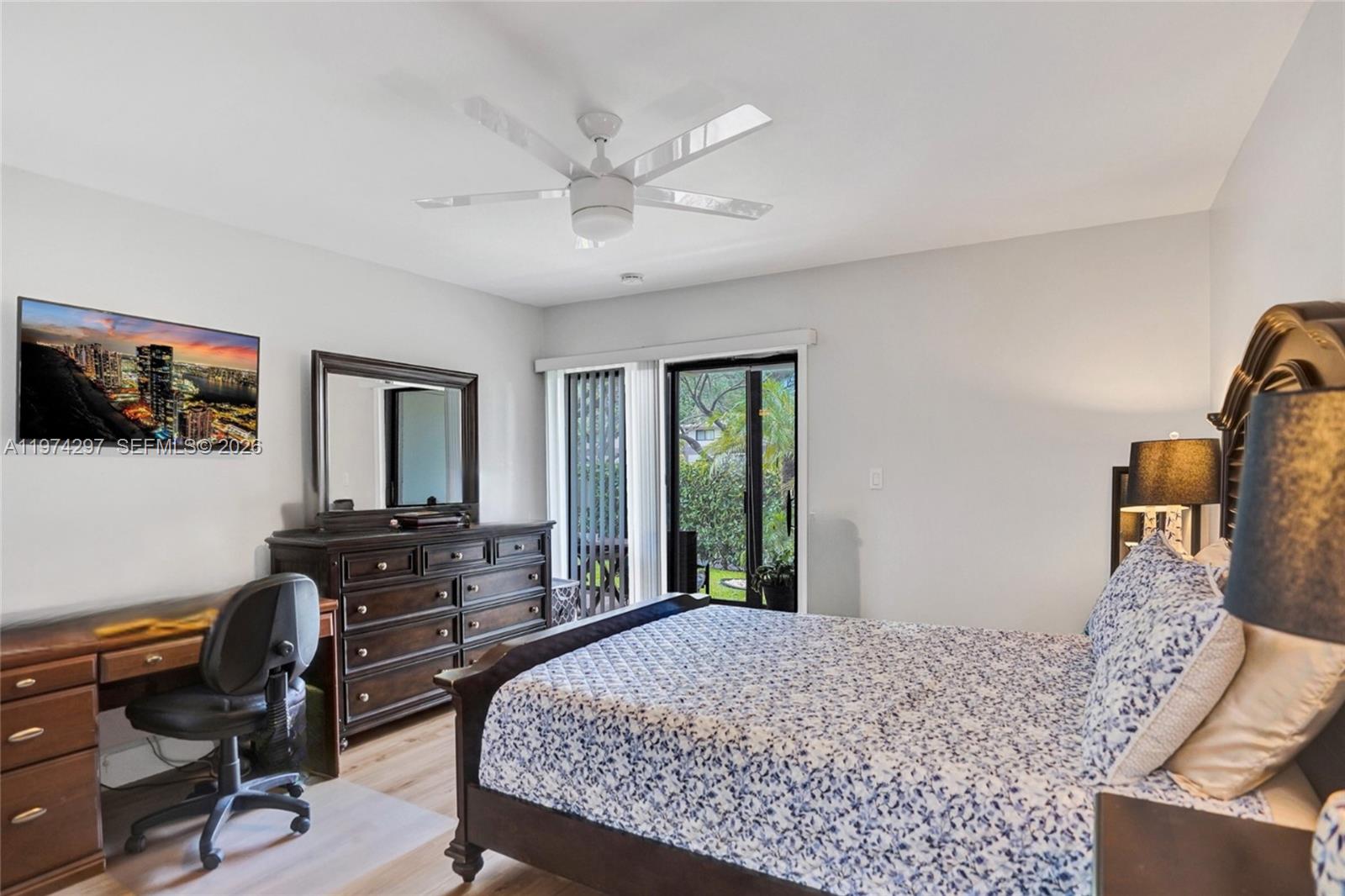ASHLAND G CONDO - Residential