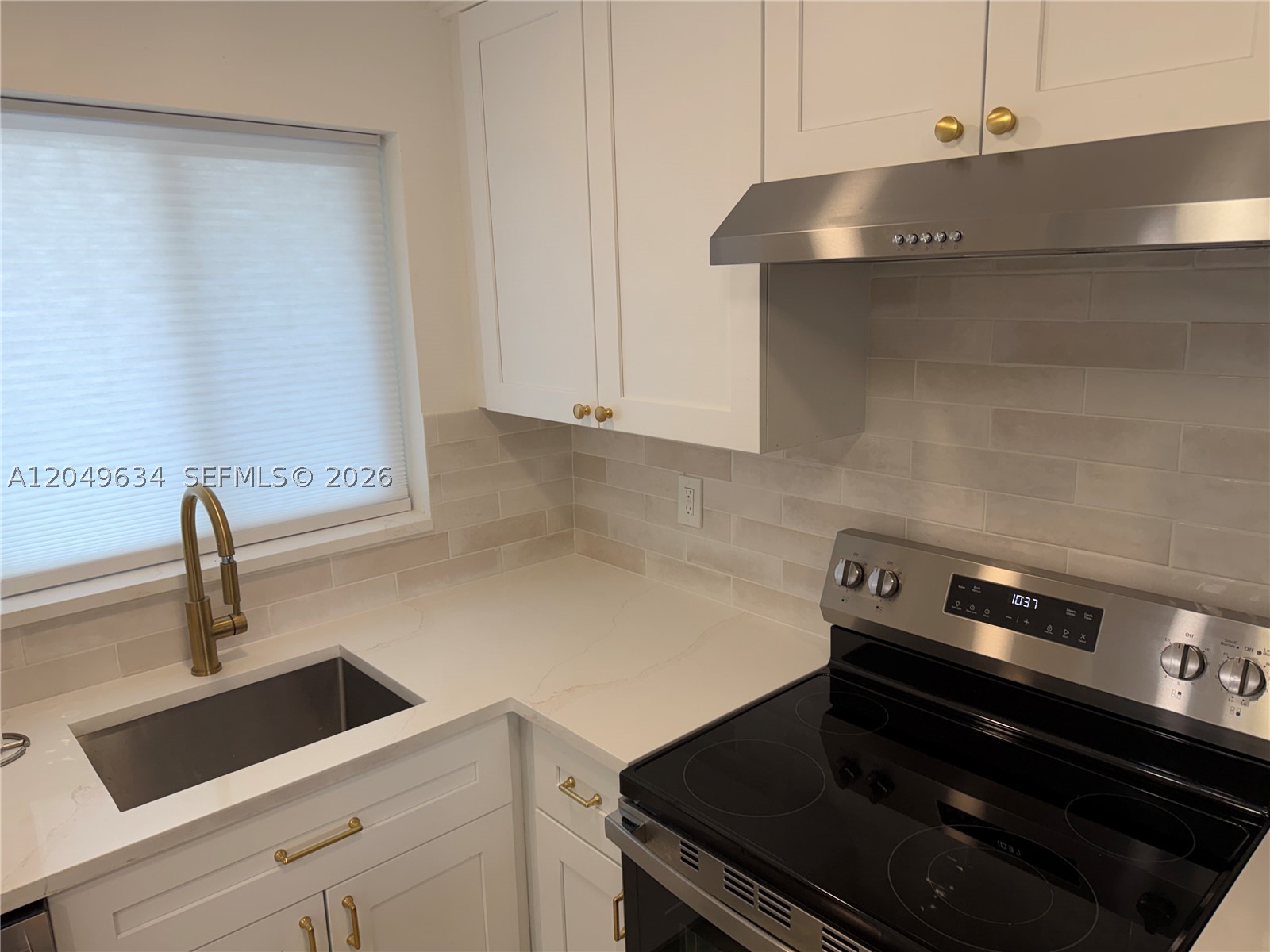 SUNRISE LAKES 37 CONDO - Residential Lease