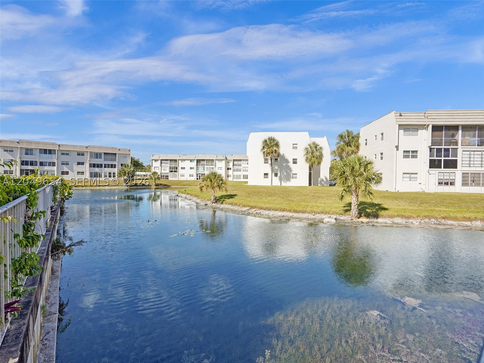 SUNRISE LAKES 37 CONDO - Residential Lease