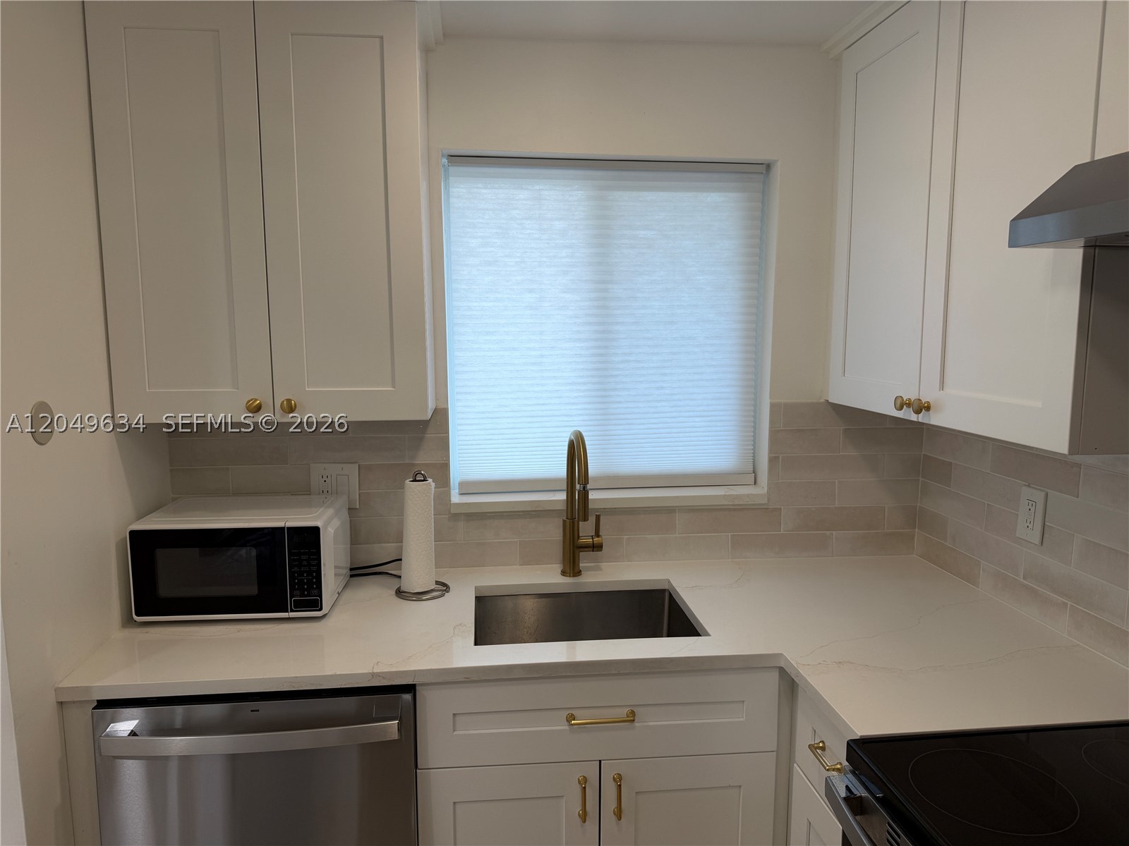 SUNRISE LAKES 37 CONDO - Residential Lease