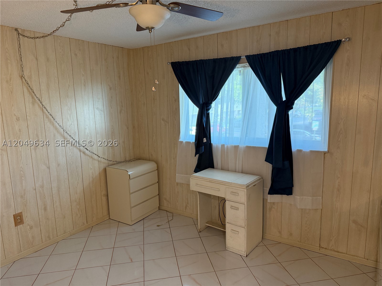 SUNRISE LAKES 37 CONDO - Residential Lease