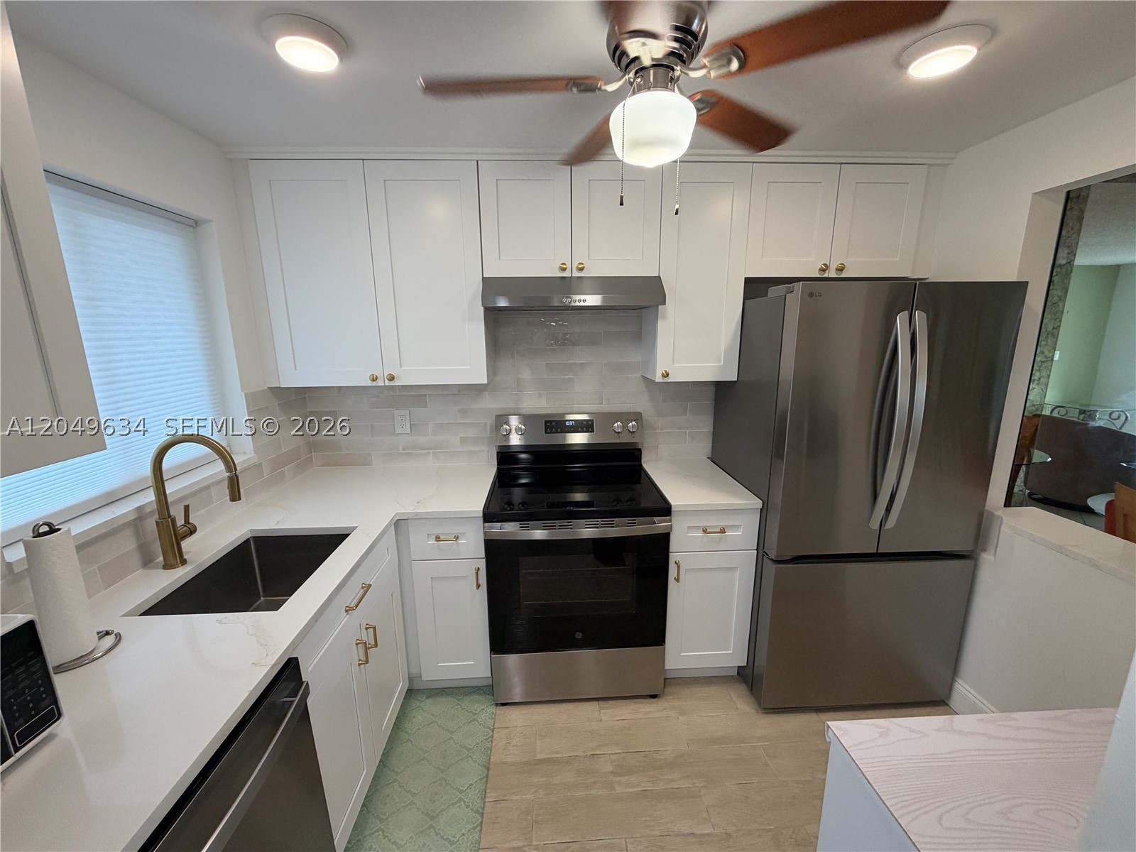 SUNRISE LAKES 37 CONDO - Residential Lease