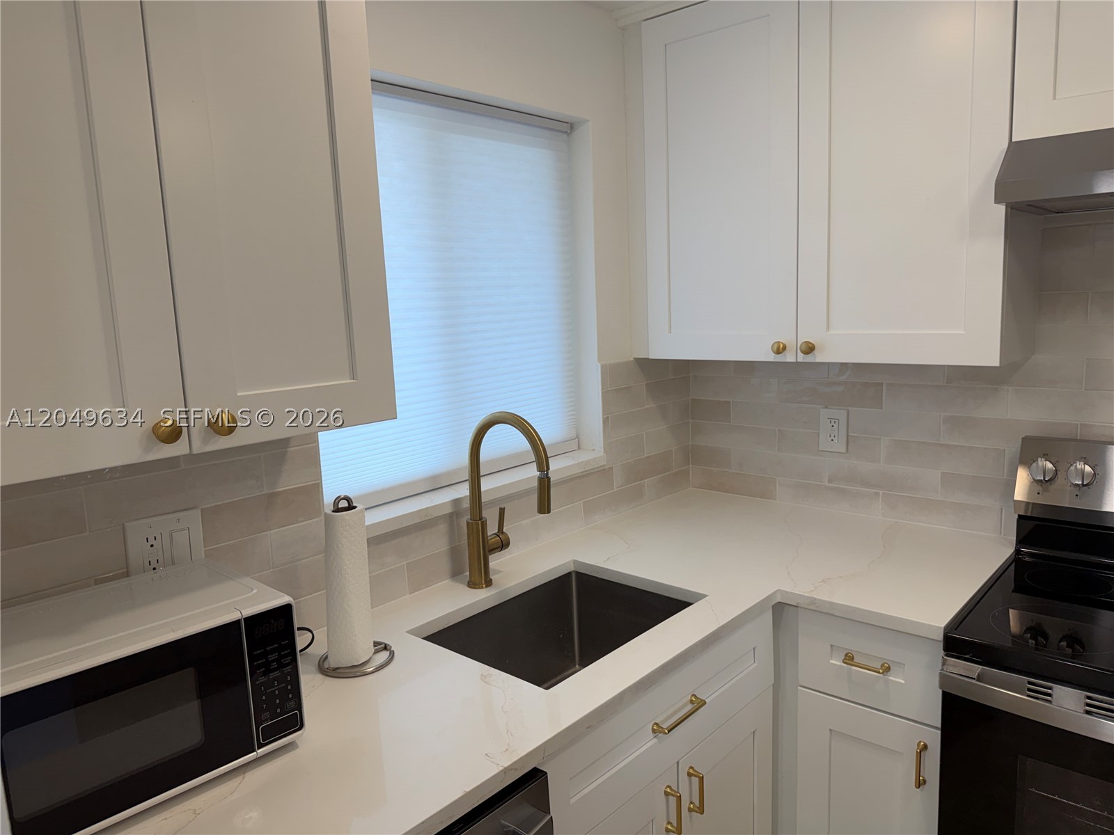 SUNRISE LAKES 37 CONDO - Residential Lease