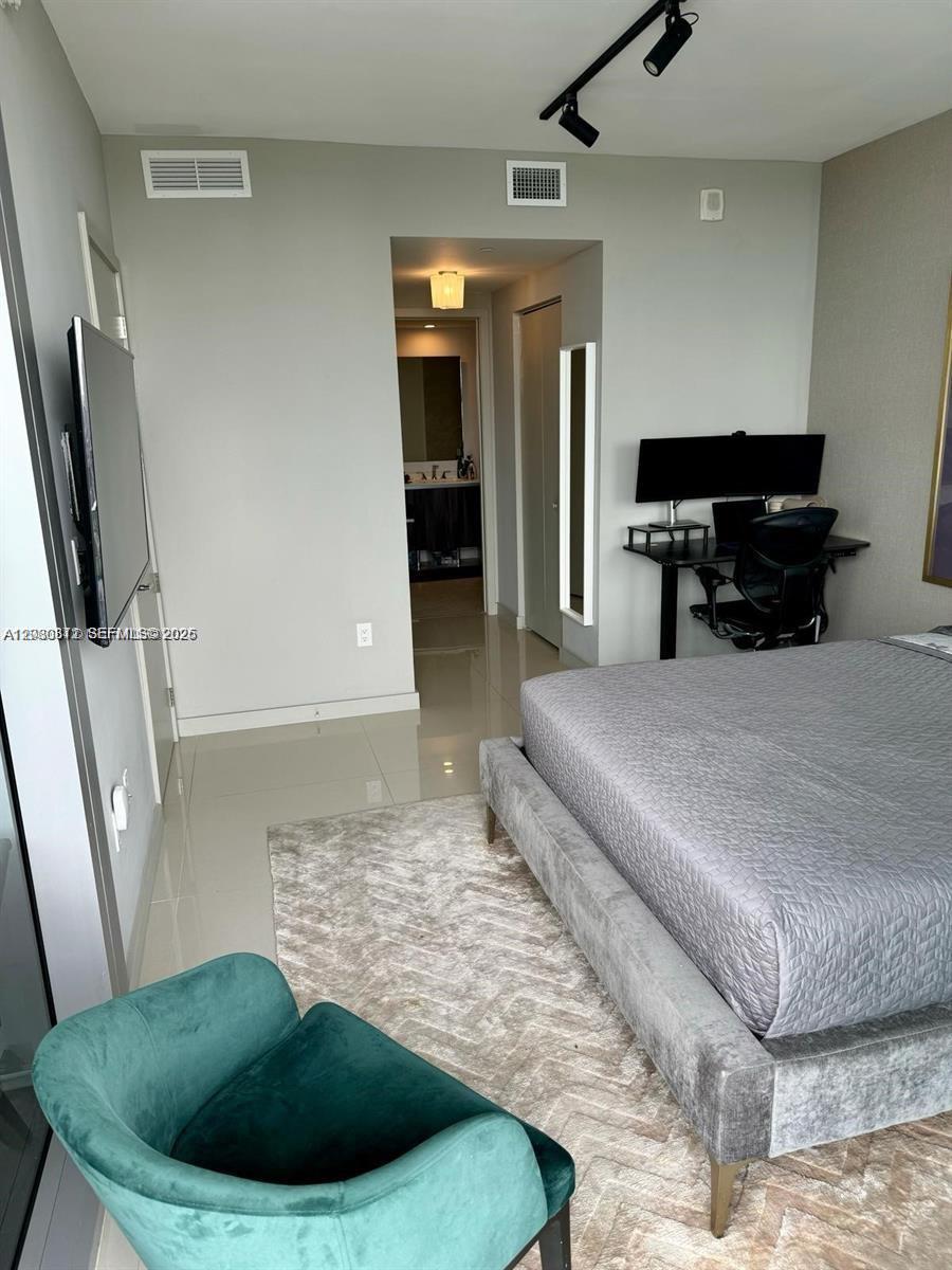 ARIA ON THE BAY CONDO - Residential Lease