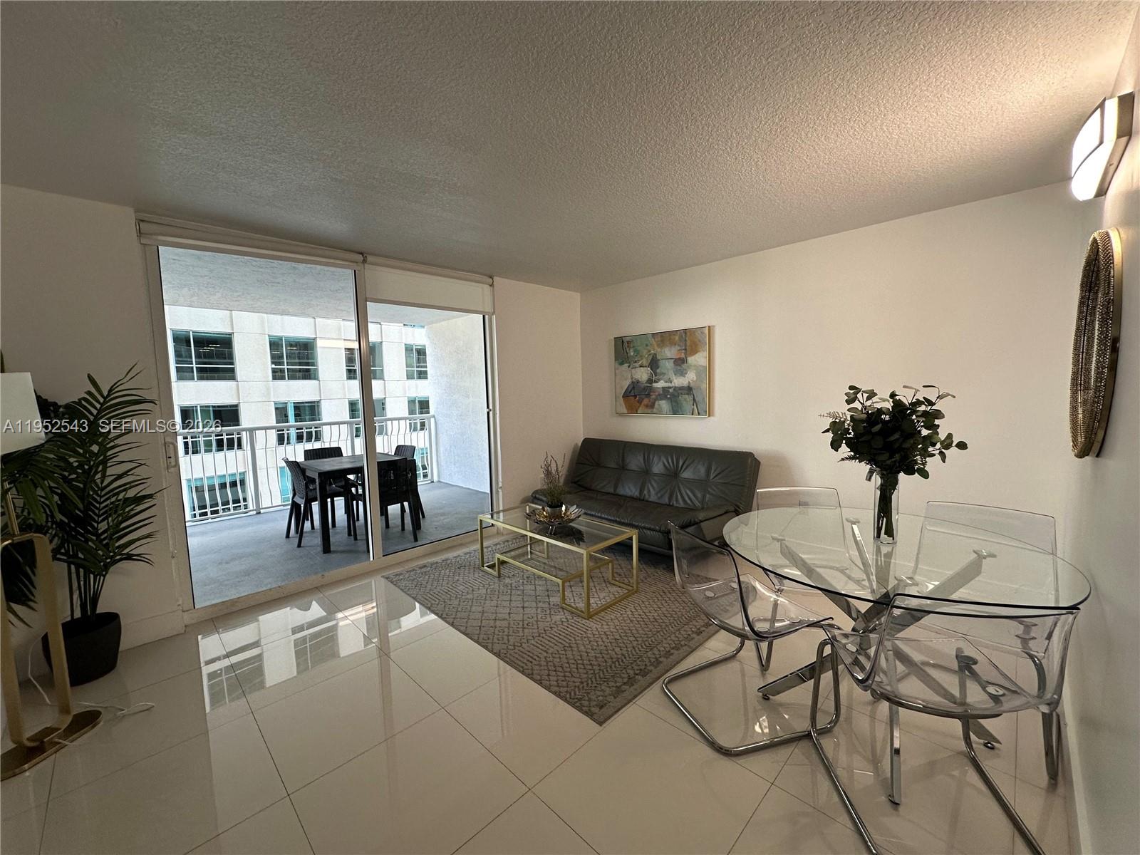 THE CLUB AT BRICKELL BAY - Residential