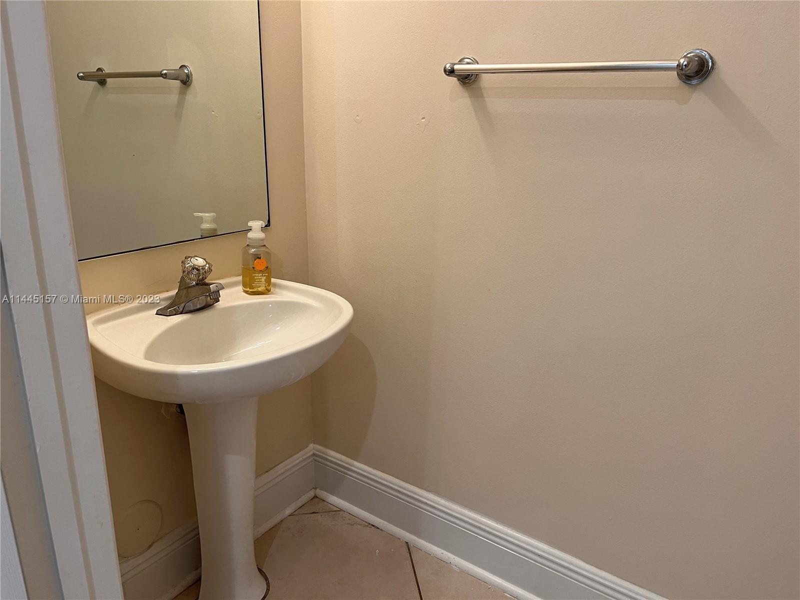 SOMERSET FOUR REPLAT - Residential Lease