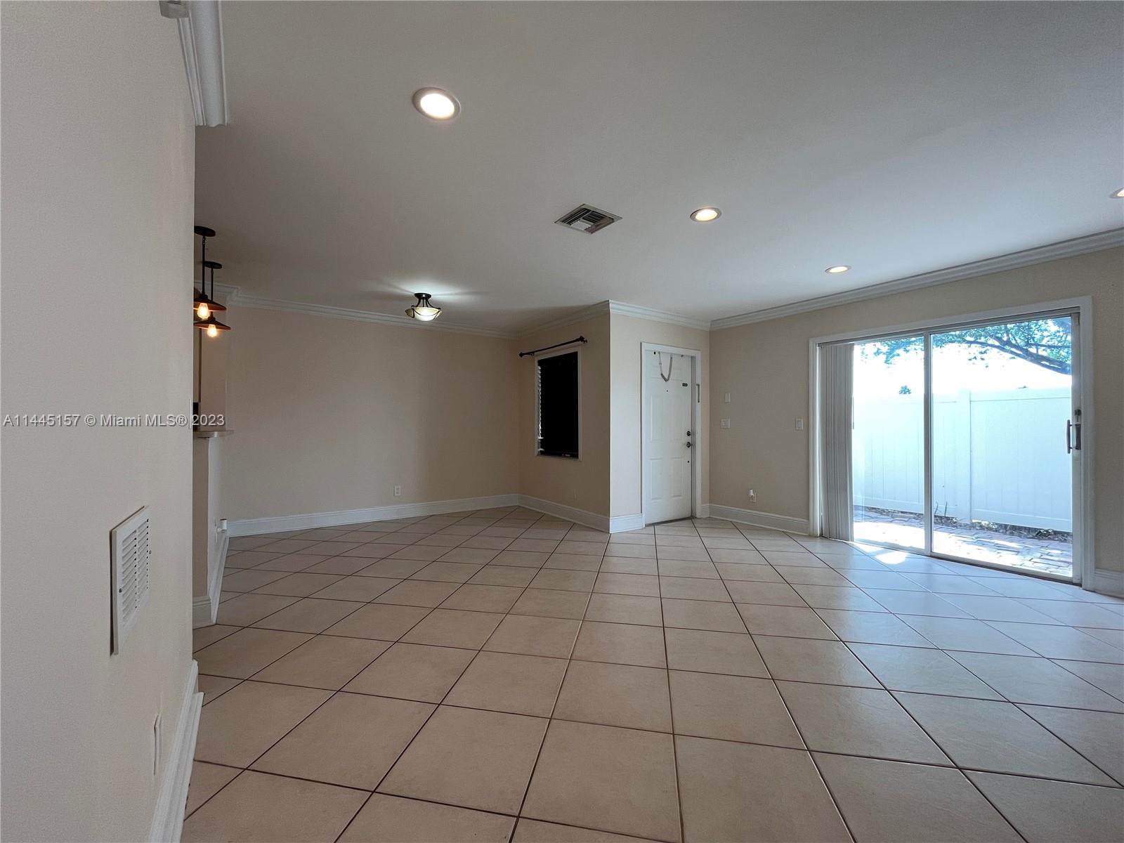 SOMERSET FOUR REPLAT - Residential Lease
