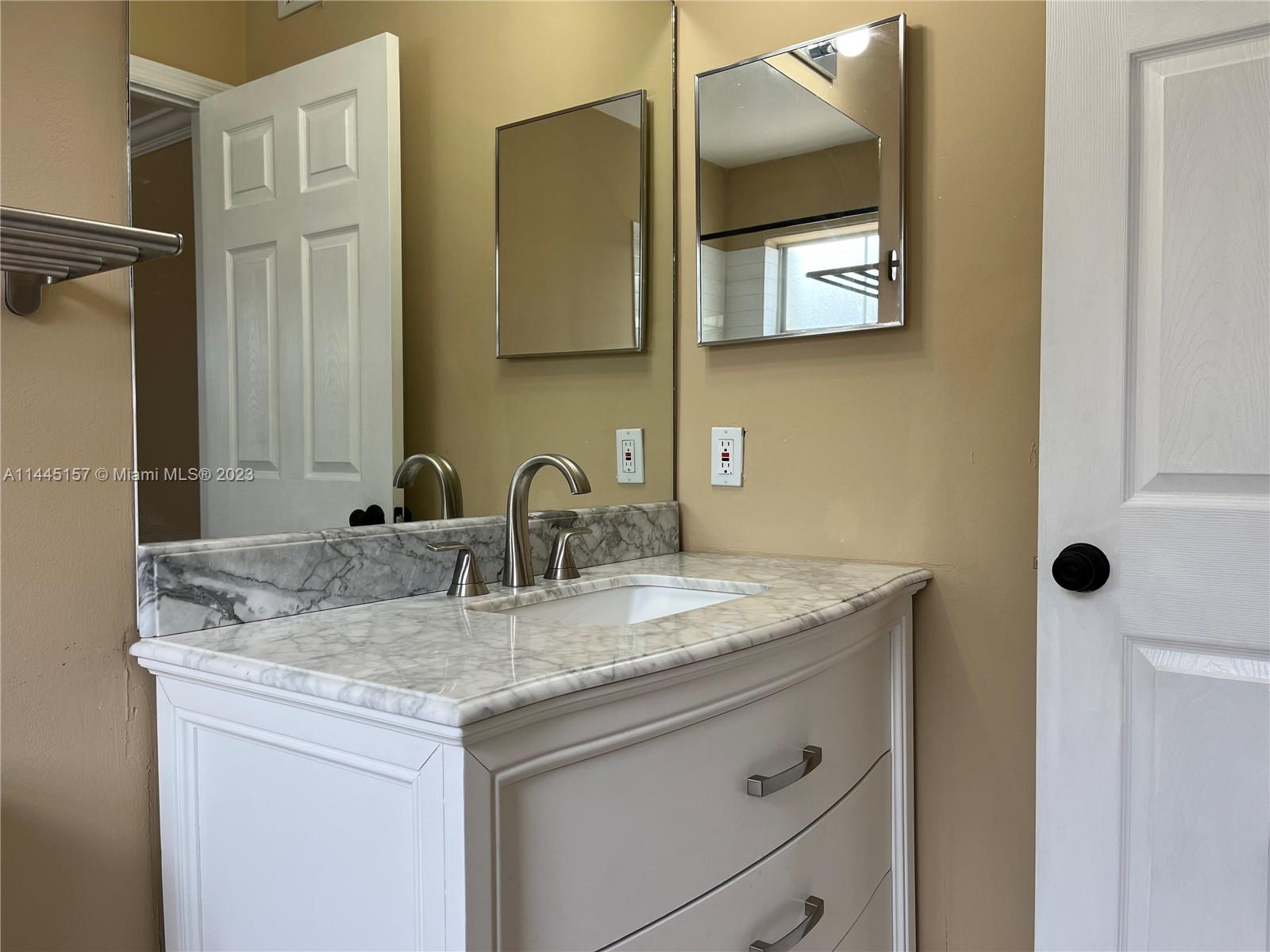 SOMERSET FOUR REPLAT - Residential Lease