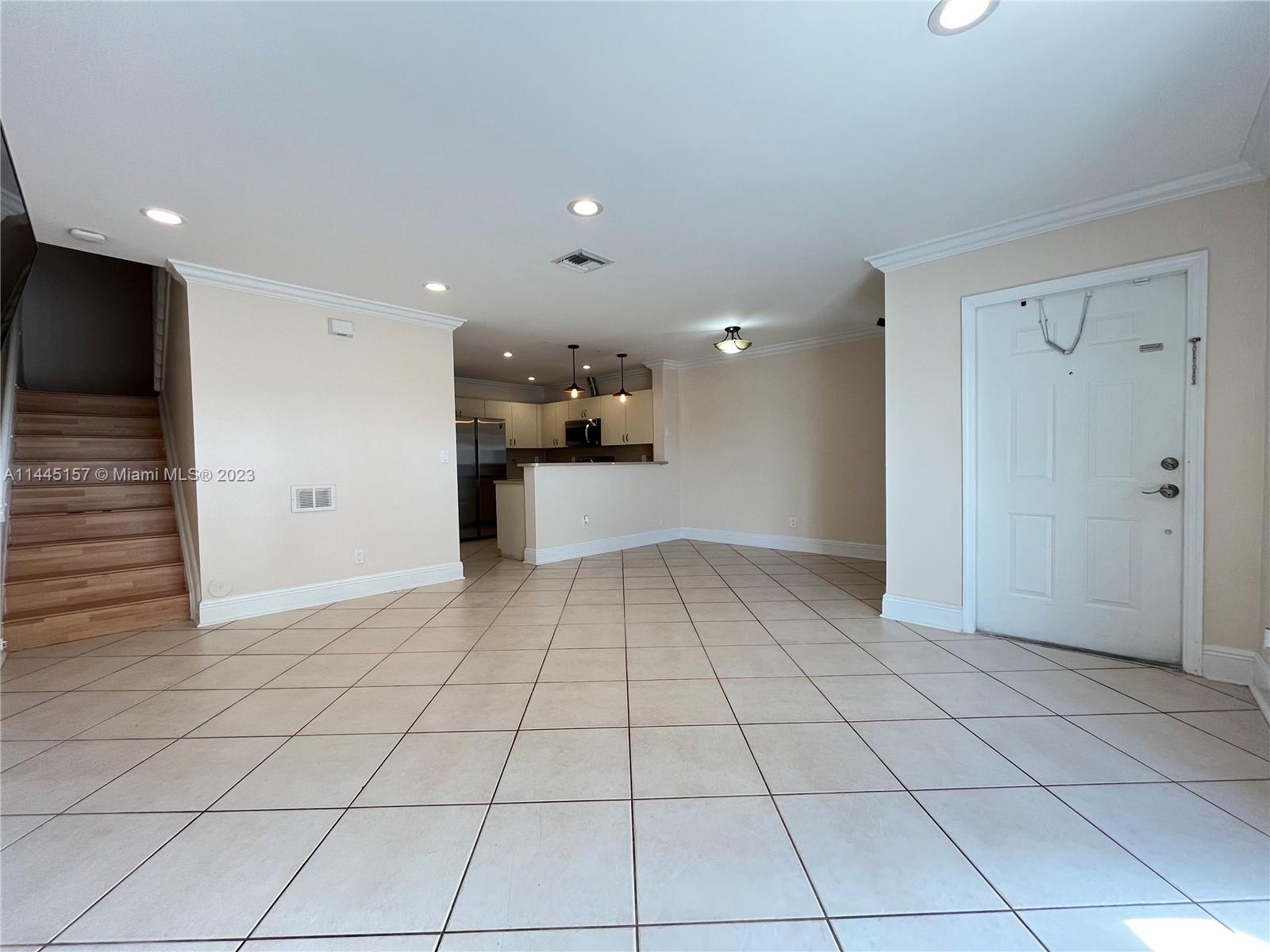 SOMERSET FOUR REPLAT - Residential Lease