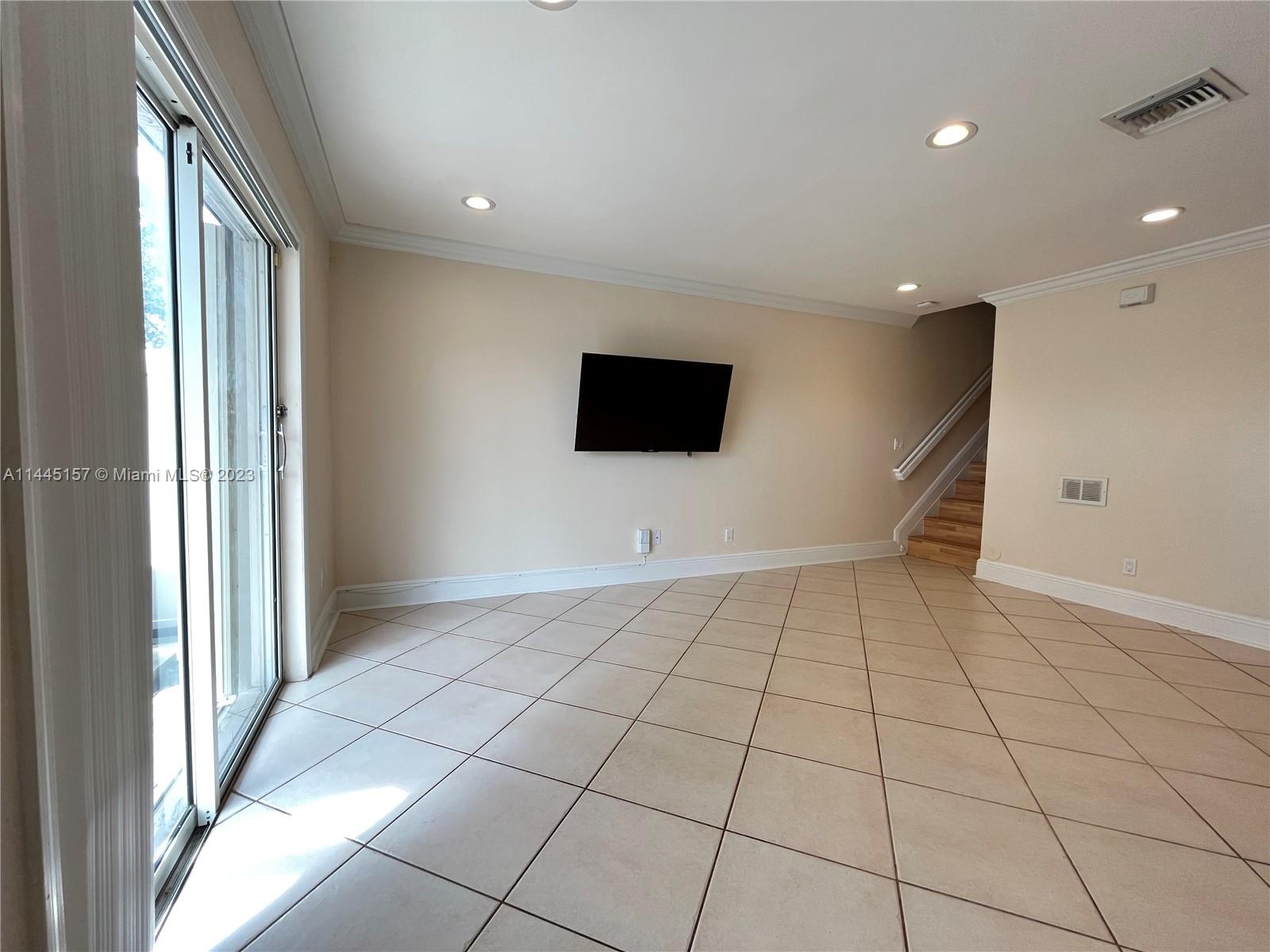 SOMERSET FOUR REPLAT - Residential Lease