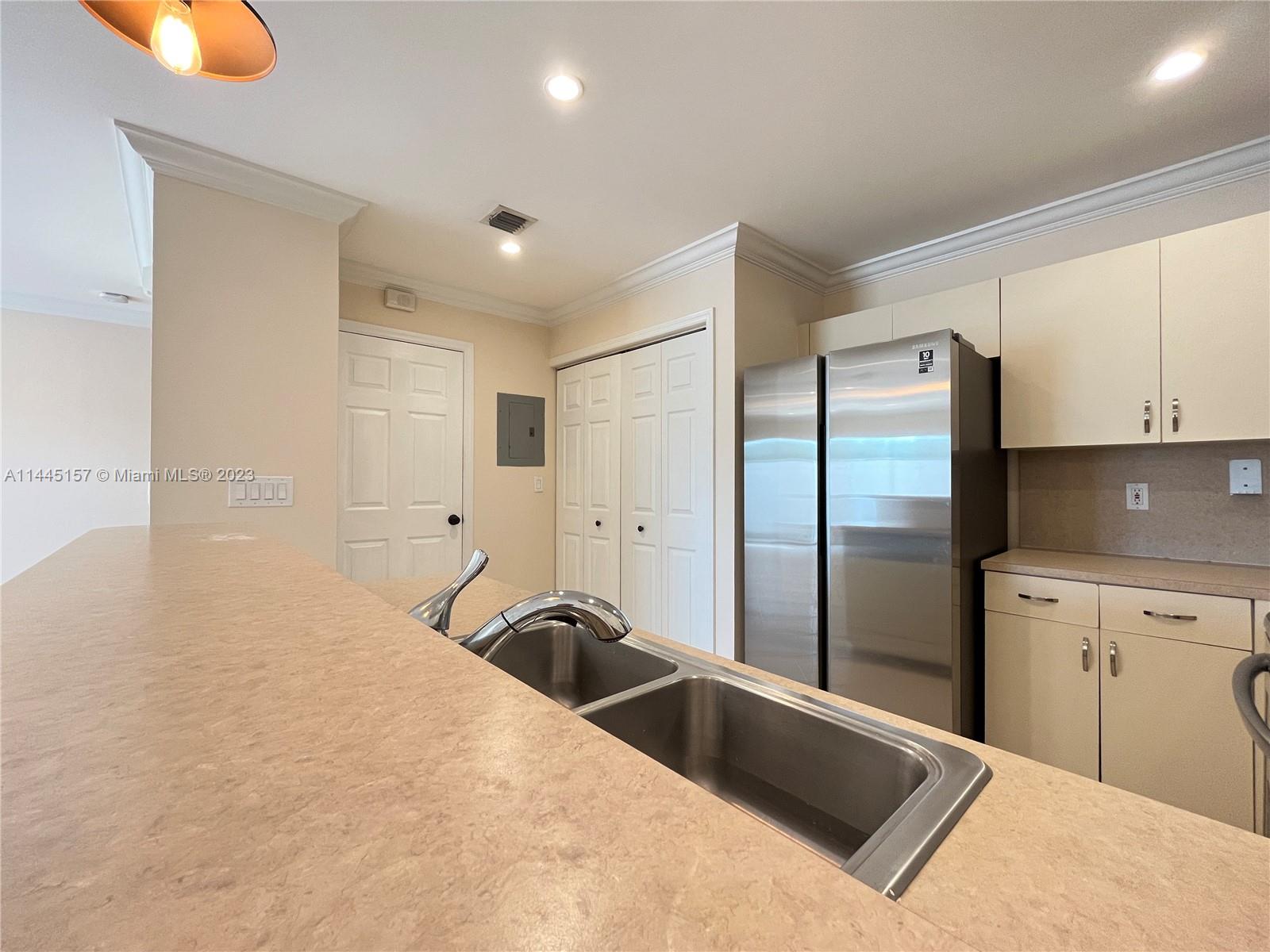SOMERSET FOUR REPLAT - Residential Lease