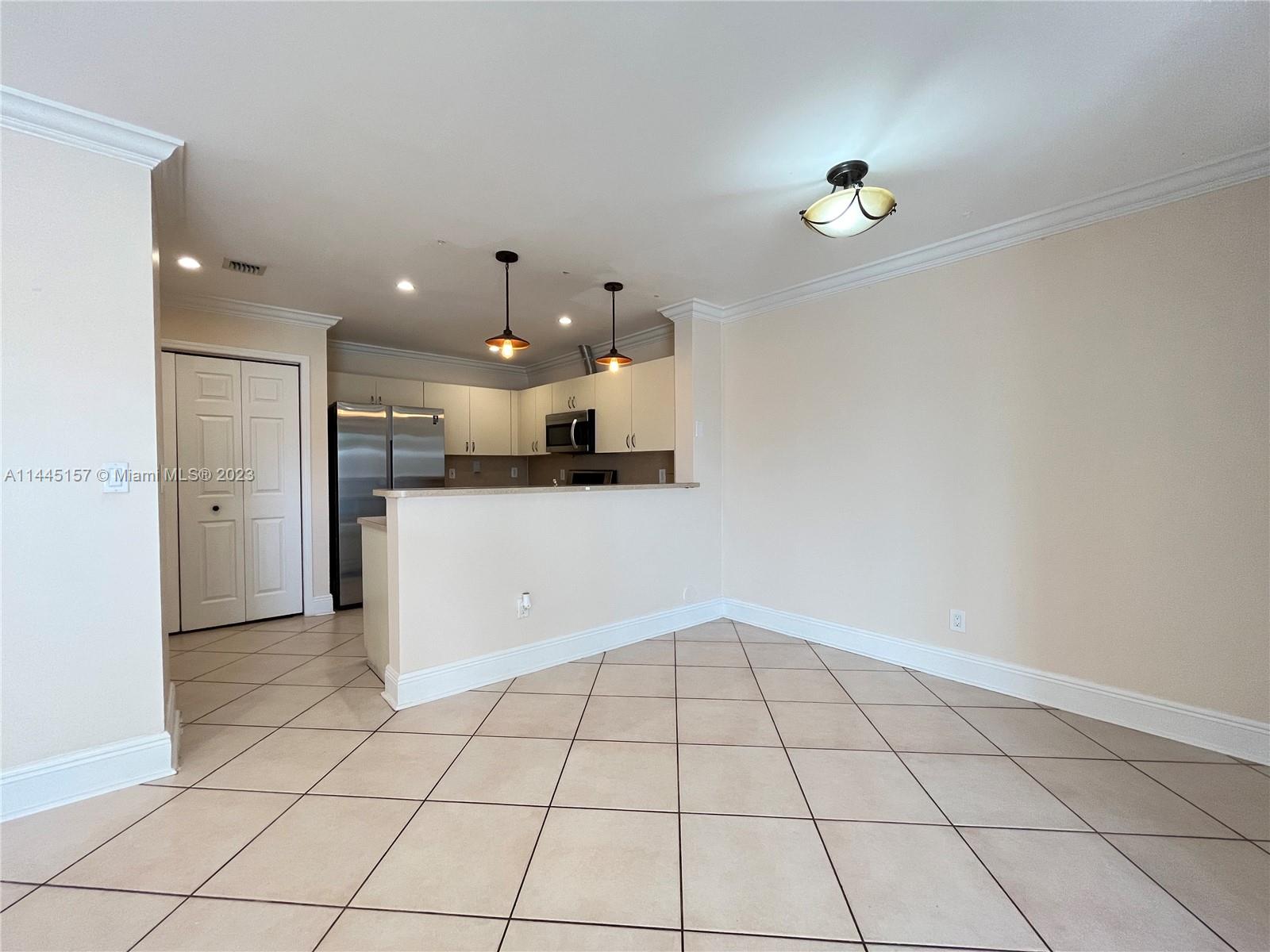 SOMERSET FOUR REPLAT - Residential Lease