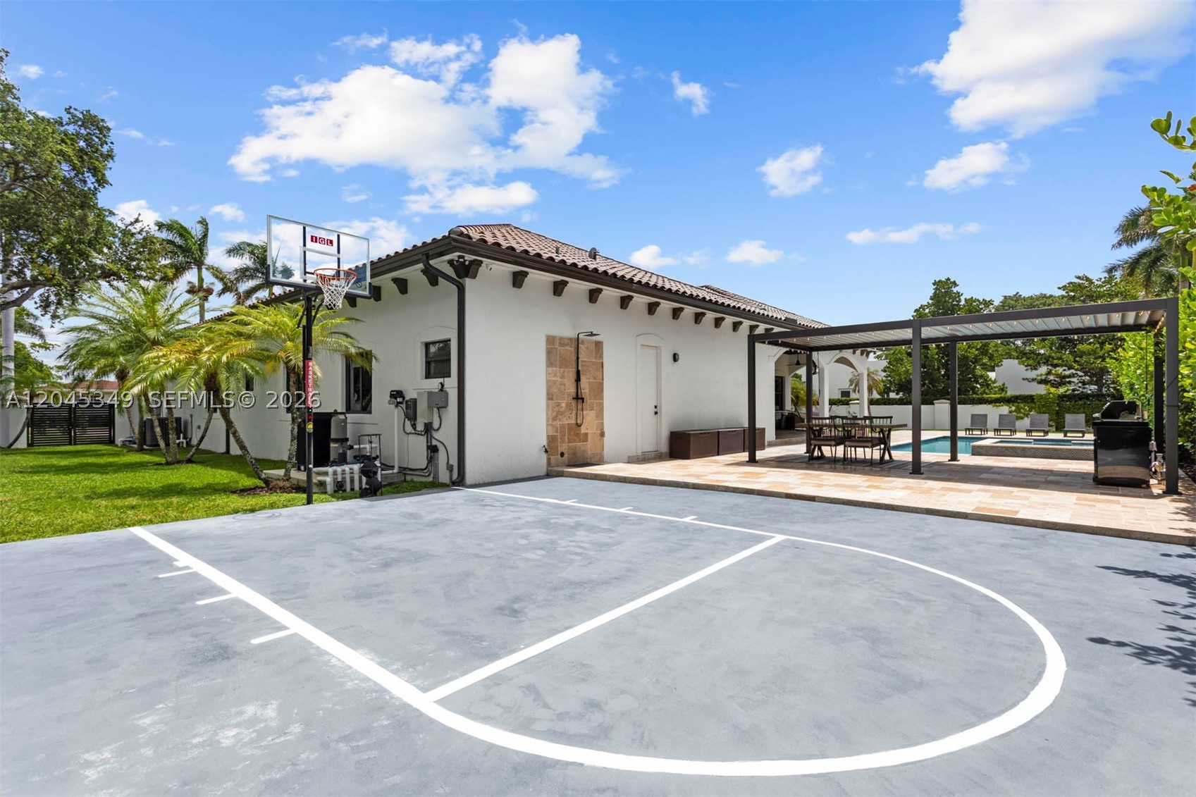 BEVERLY HILLS - Residential
