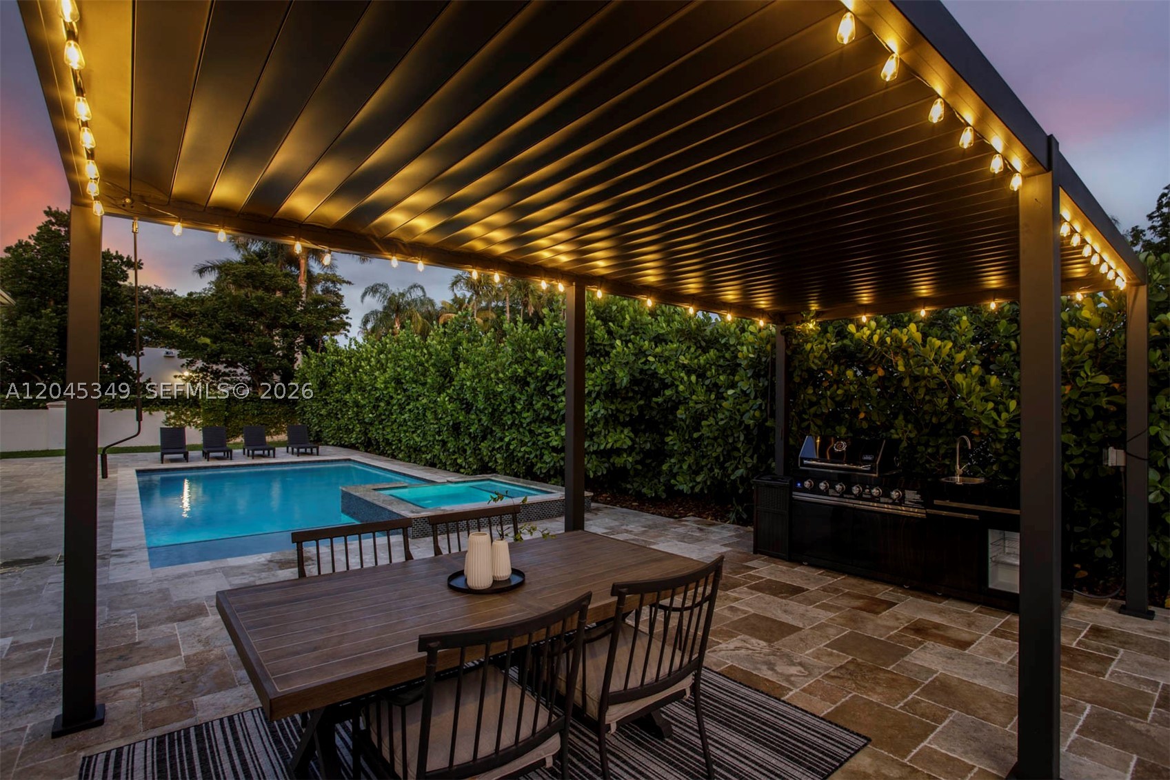 BEVERLY HILLS - Residential