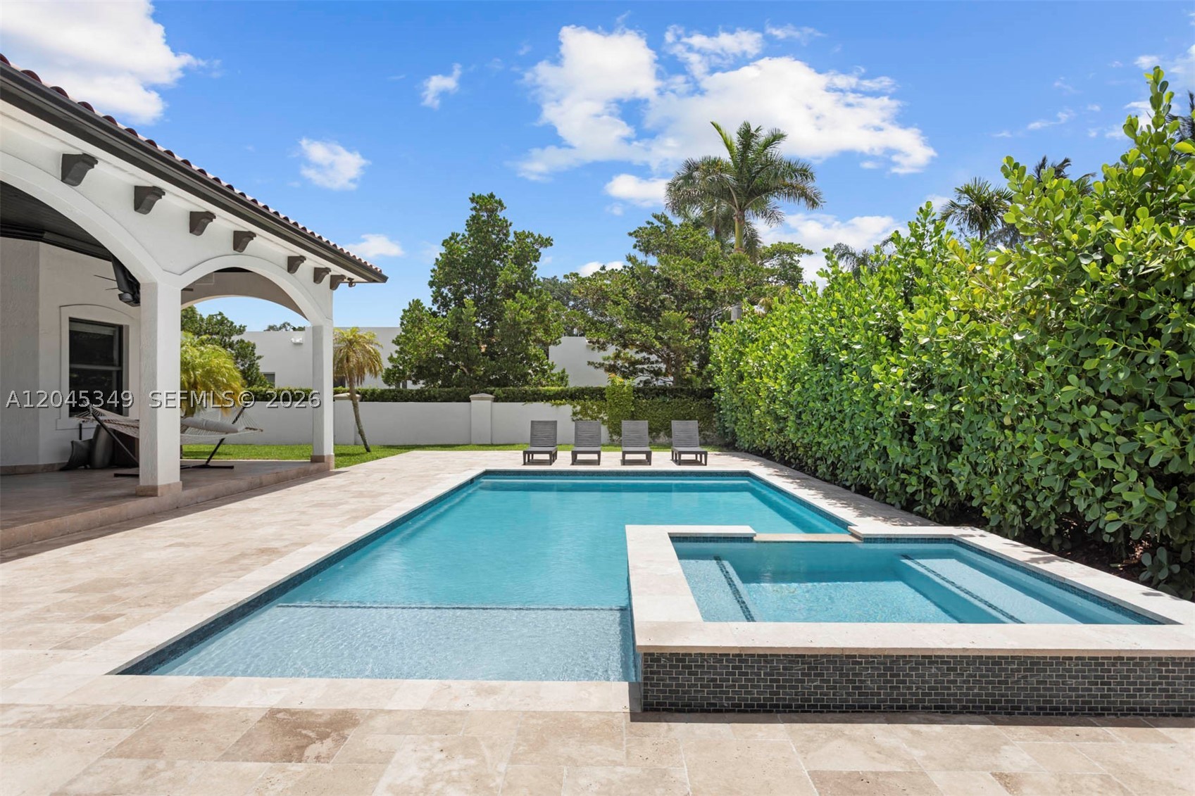 BEVERLY HILLS - Residential