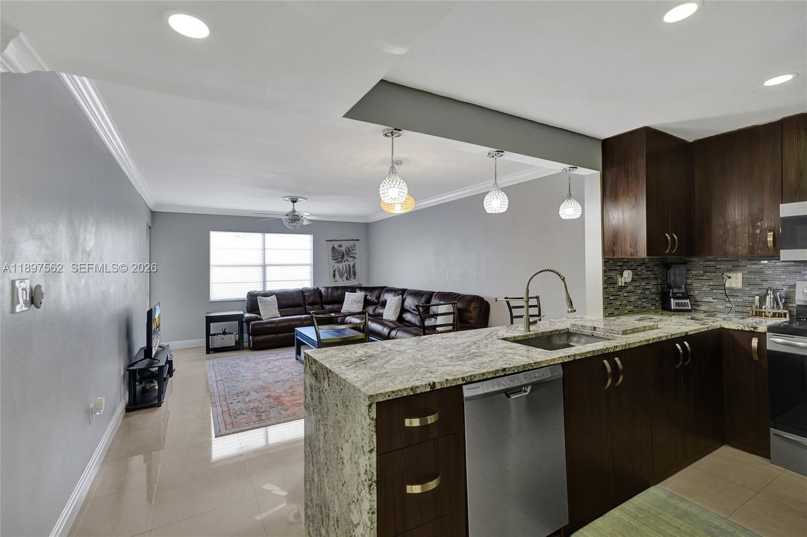 HERITAGE CIRCLE CONDO - Residential