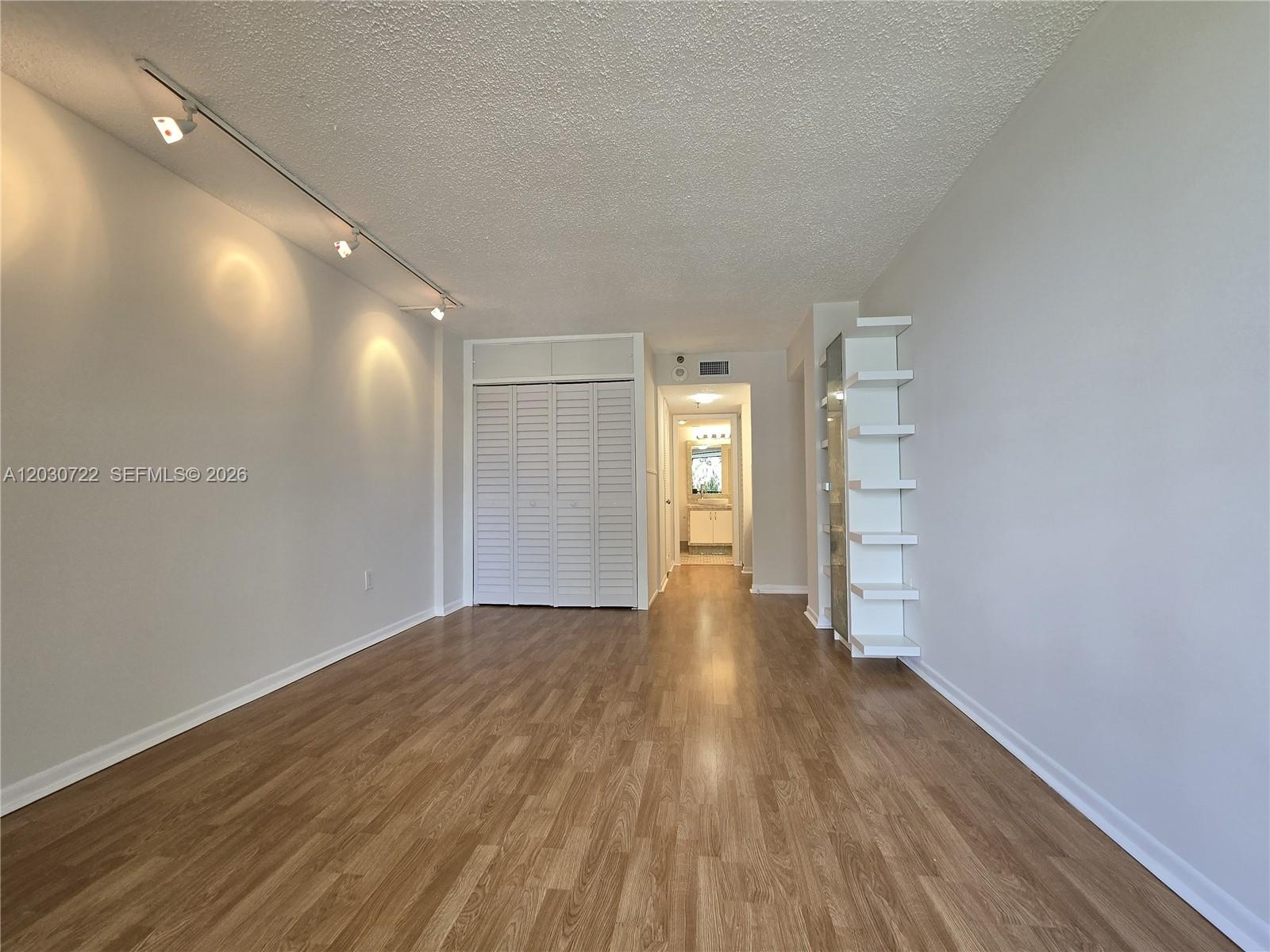 CHANTILLY CONDO - Residential