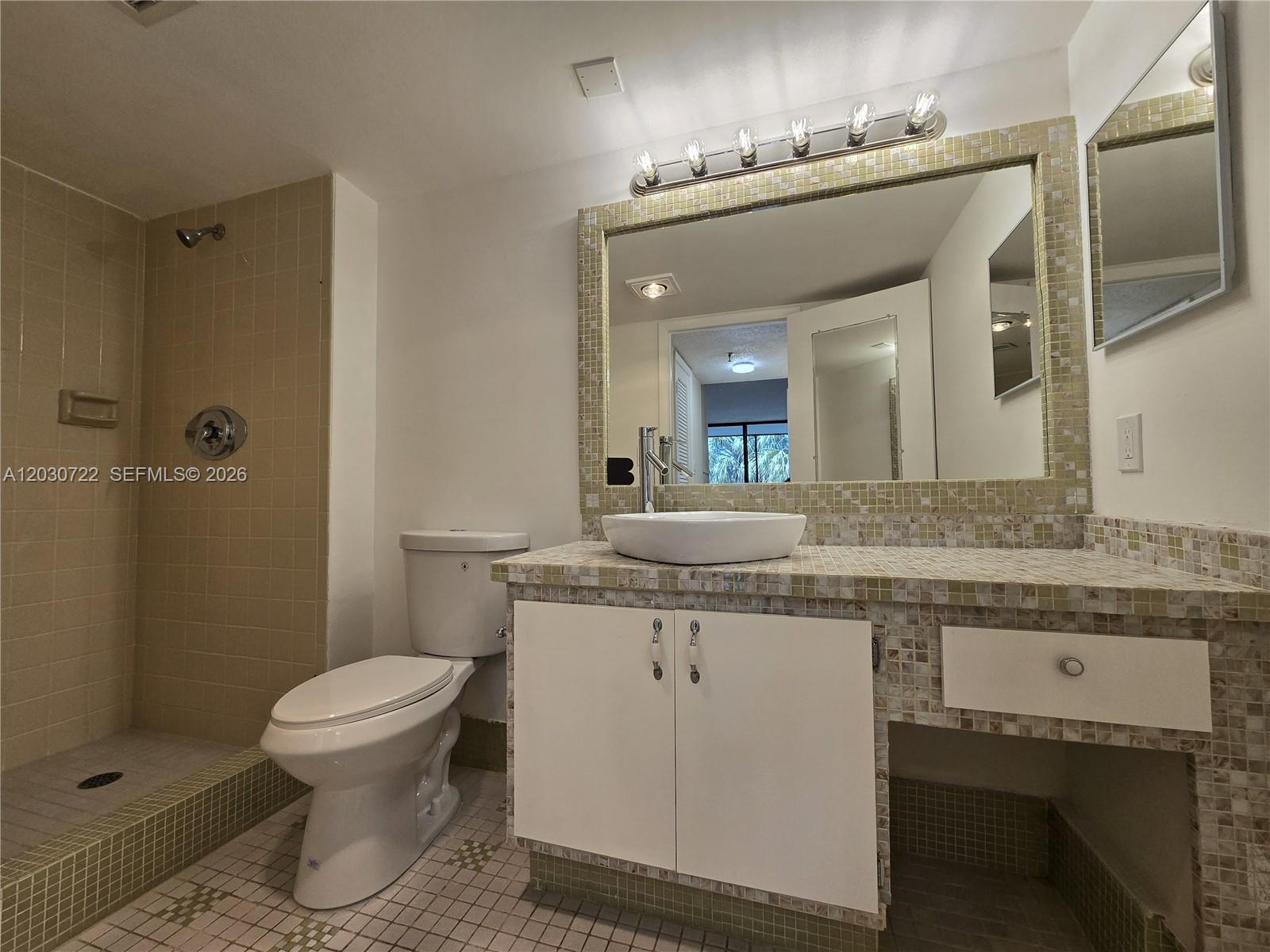 CHANTILLY CONDO - Residential