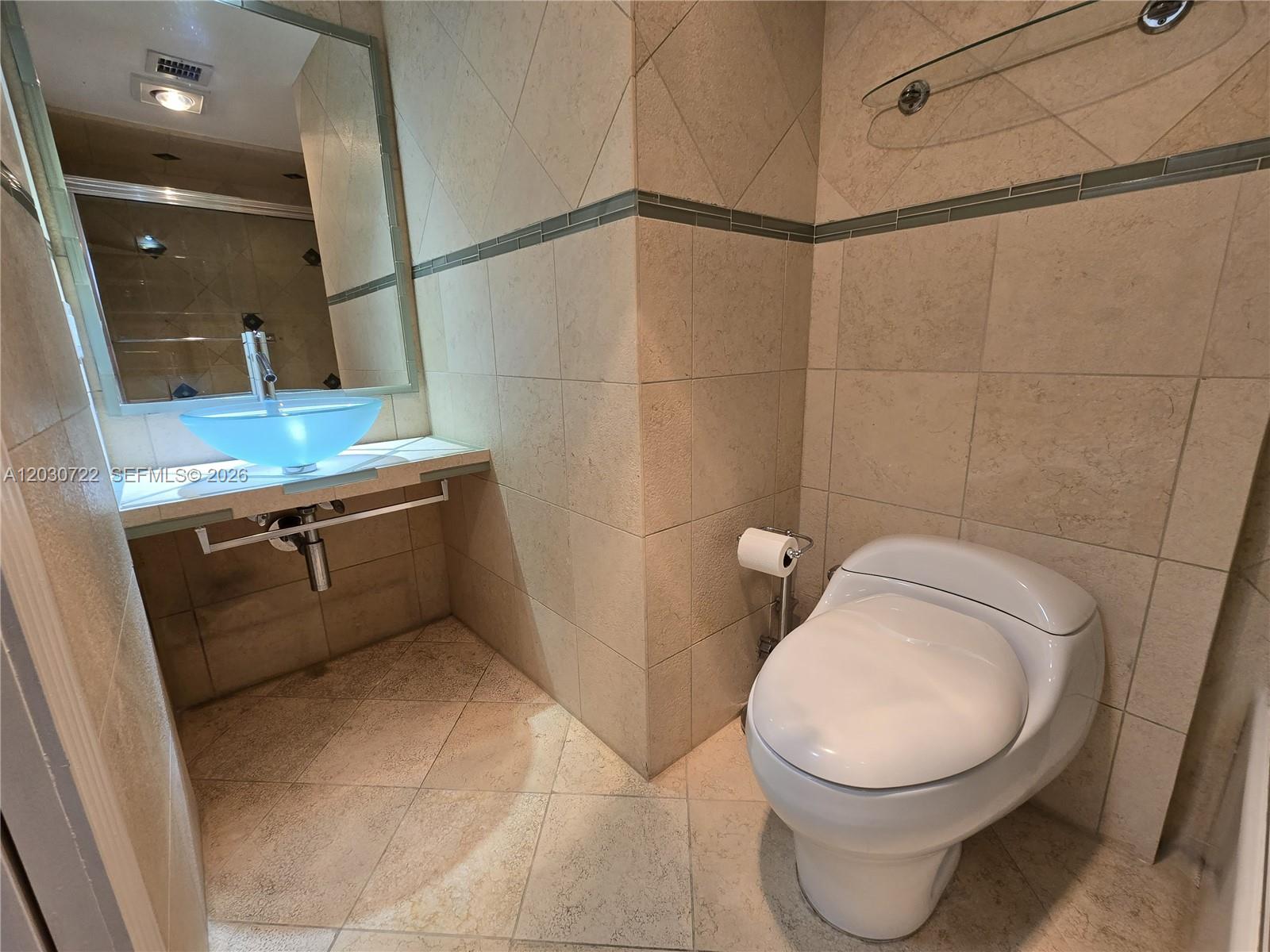 CHANTILLY CONDO - Residential