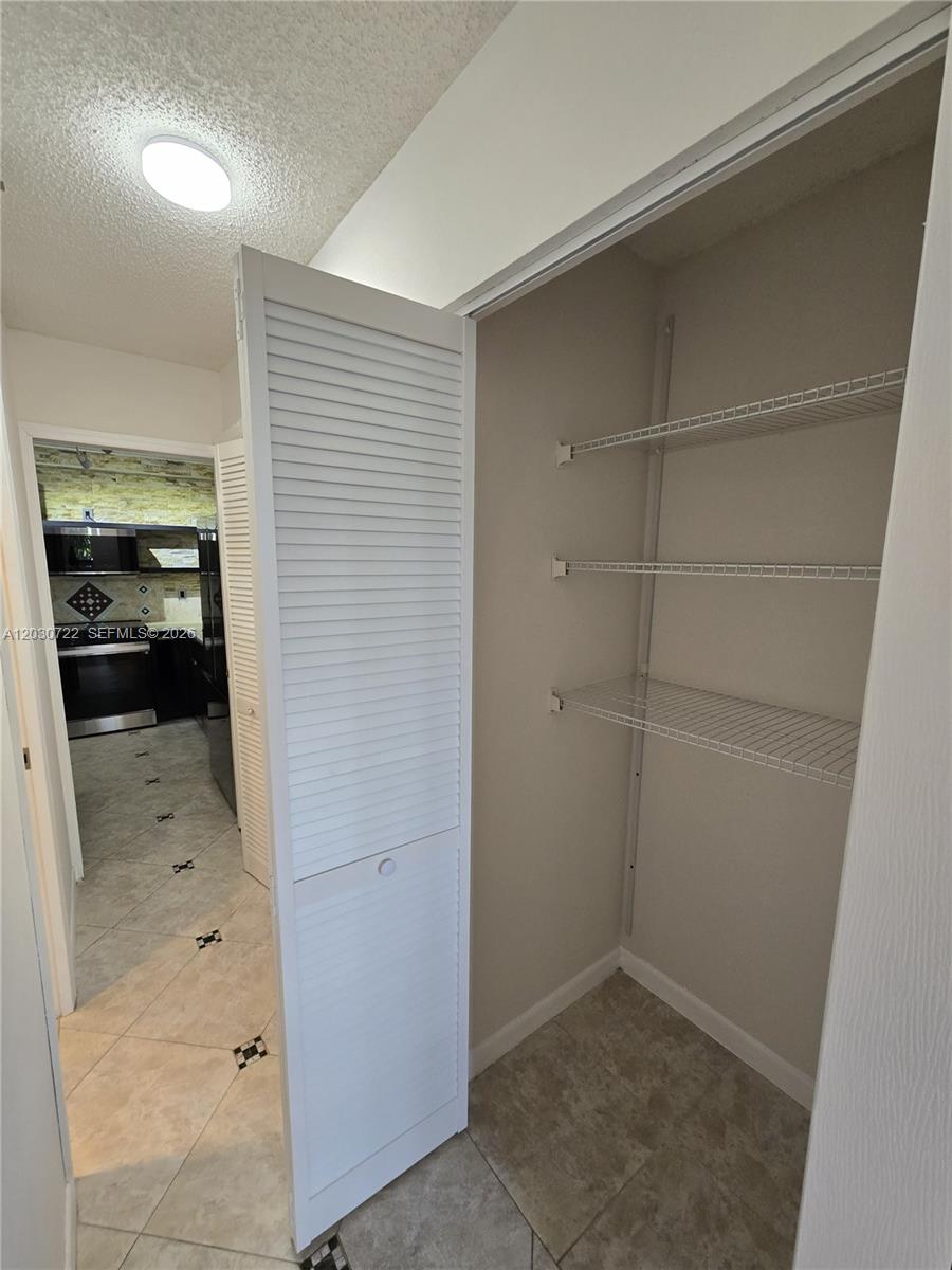CHANTILLY CONDO - Residential