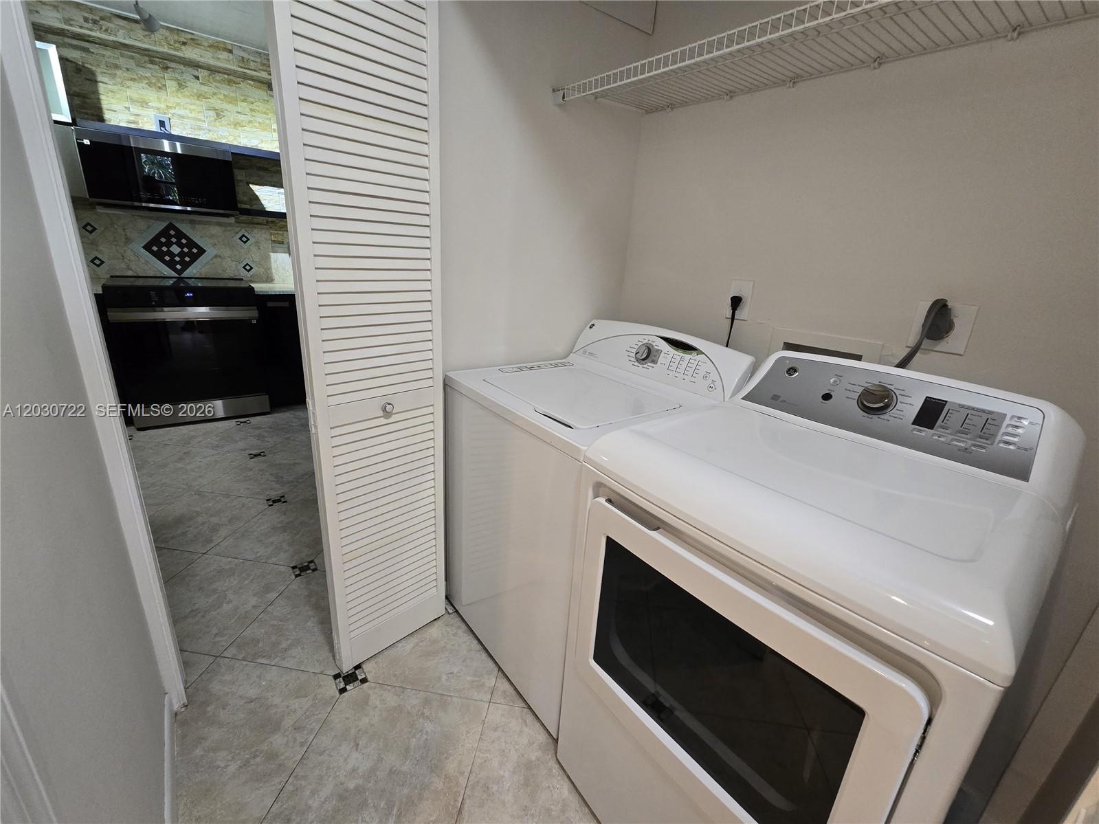 CHANTILLY CONDO - Residential