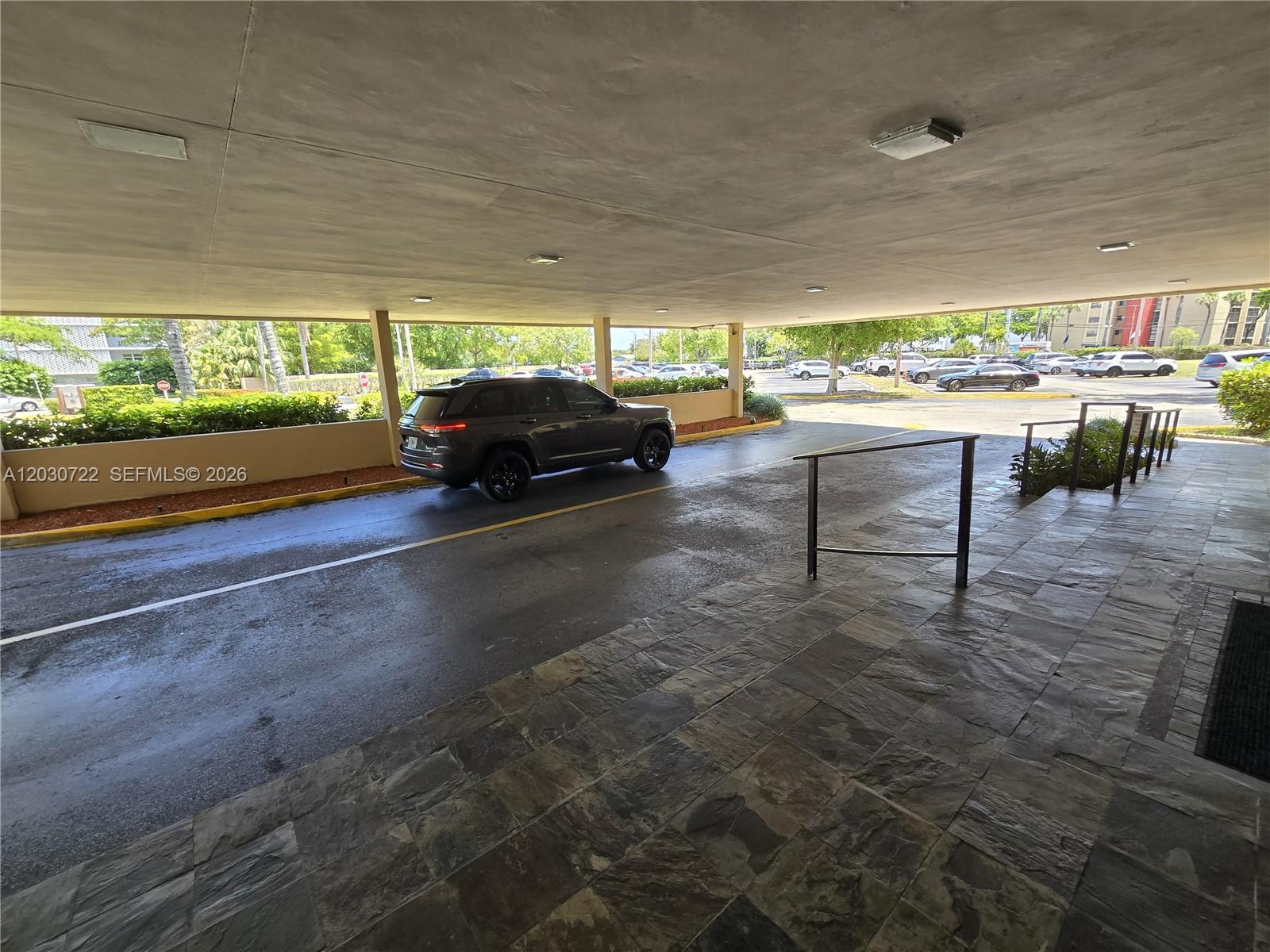 CHANTILLY CONDO - Residential