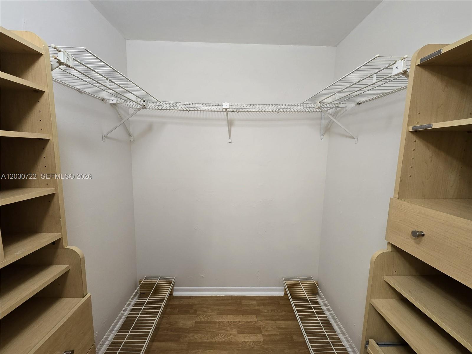 CHANTILLY CONDO - Residential