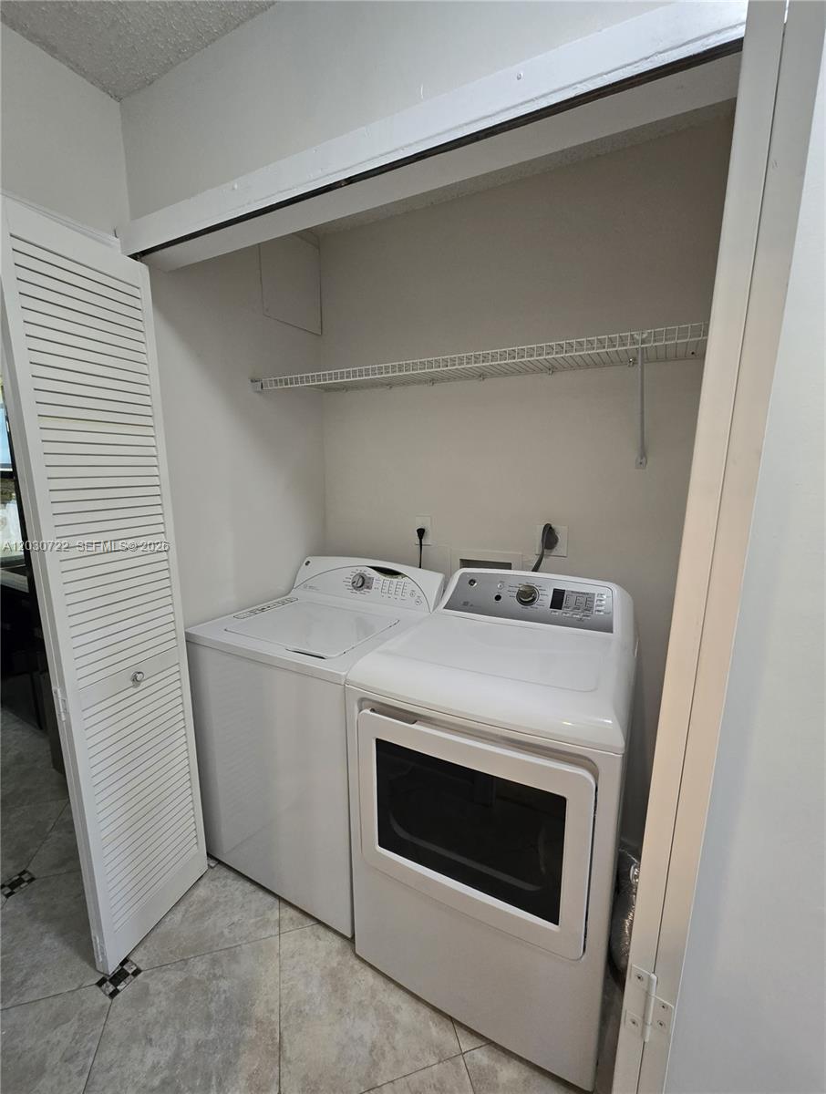 CHANTILLY CONDO - Residential
