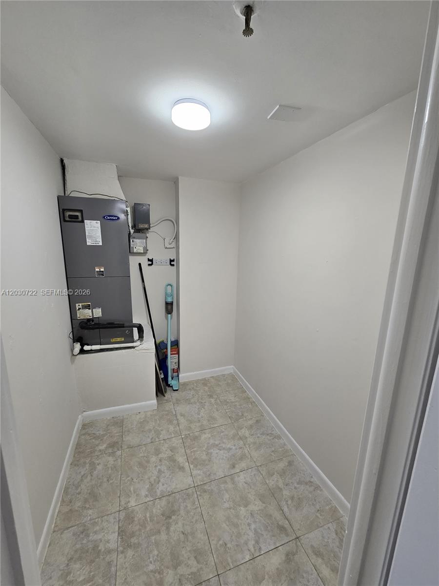CHANTILLY CONDO - Residential