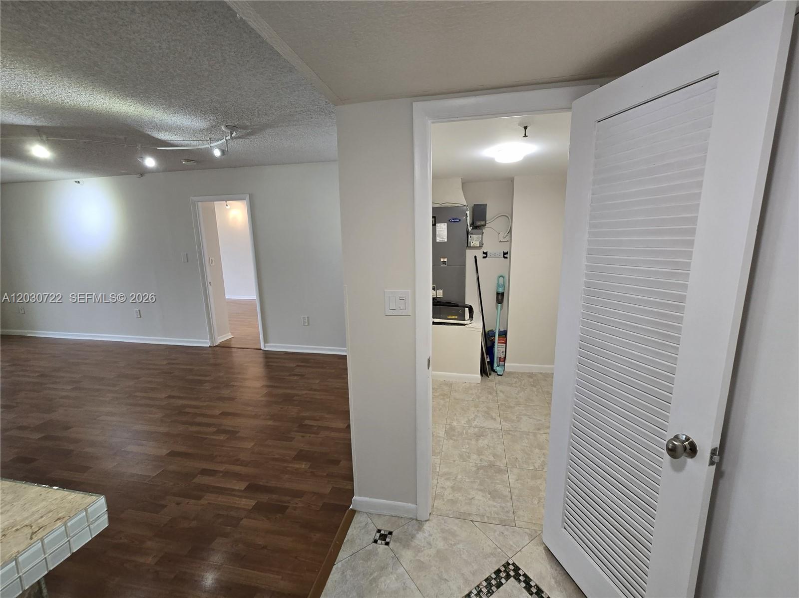 CHANTILLY CONDO - Residential