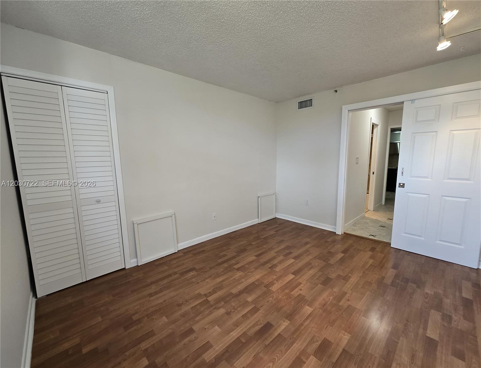 CHANTILLY CONDO - Residential
