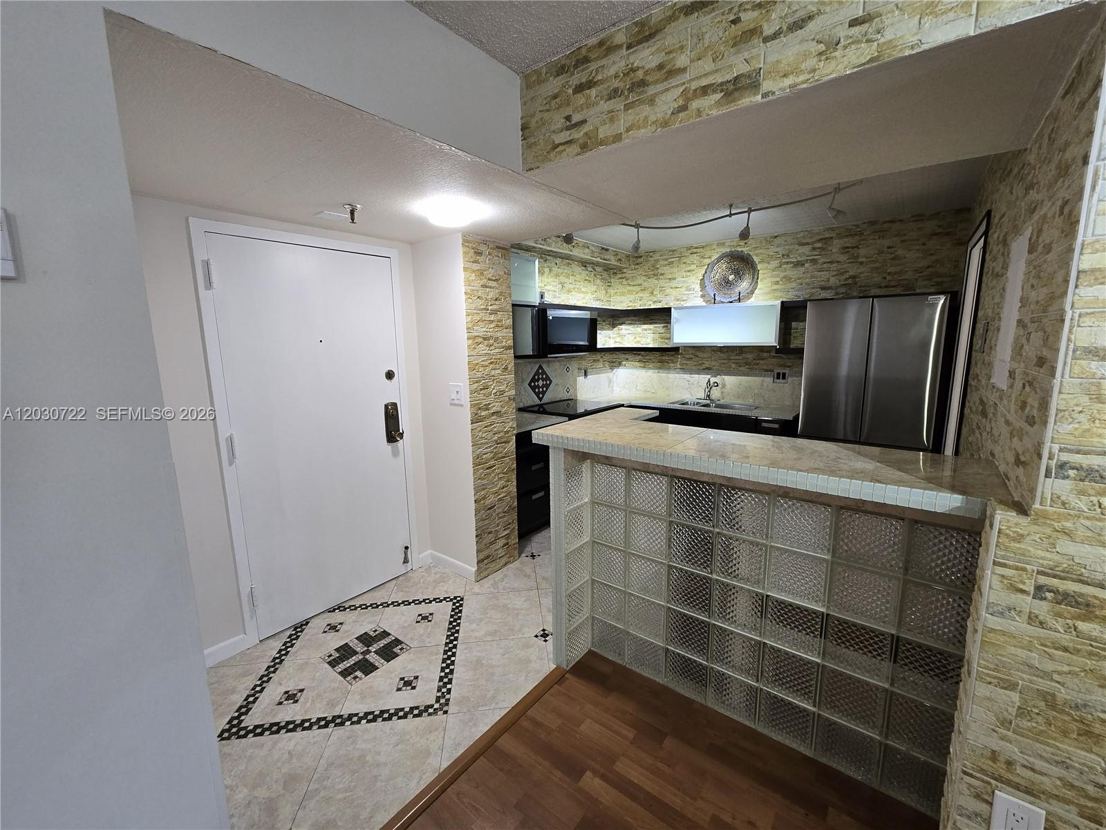 CHANTILLY CONDO - Residential