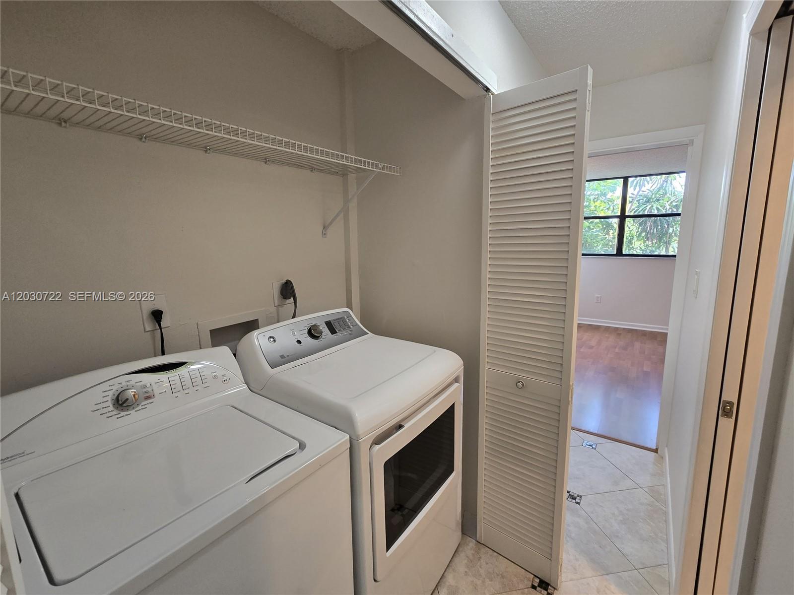 CHANTILLY CONDO - Residential