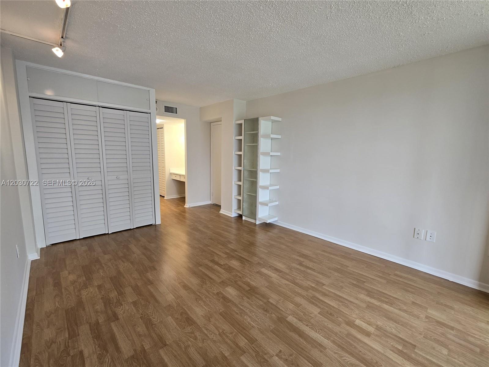 CHANTILLY CONDO - Residential