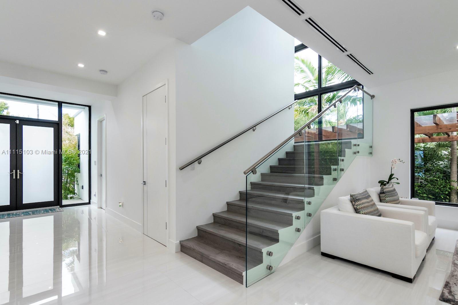 NAUTILUS EXTENSION 4TH - Residential