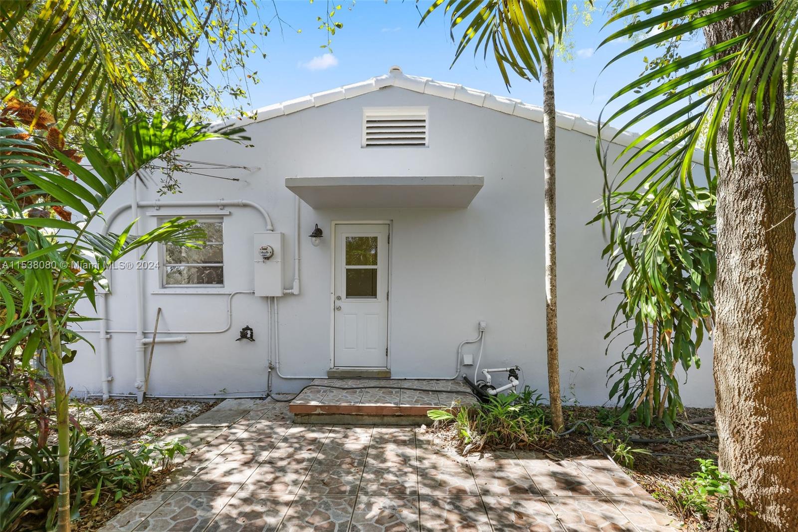 COUNTRY CLUB ESTATES SEC - Residential Lease