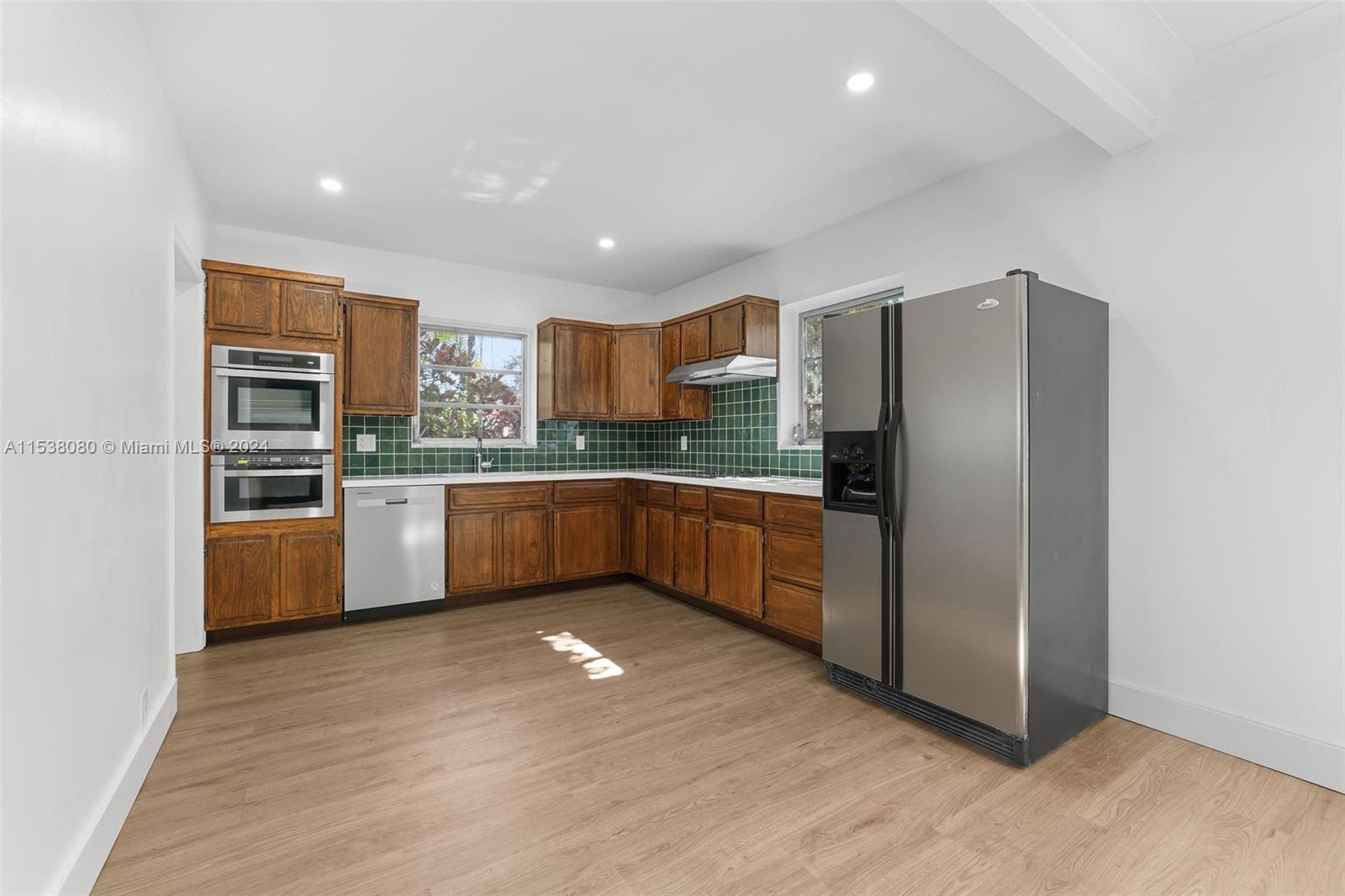 COUNTRY CLUB ESTATES SEC - Residential Lease