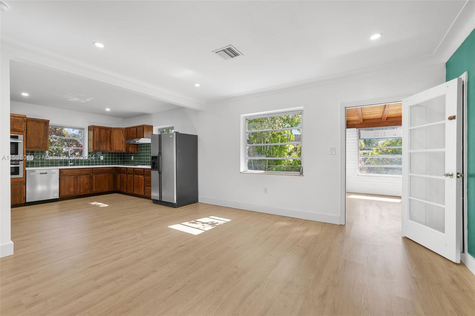 COUNTRY CLUB ESTATES SEC - Residential Lease