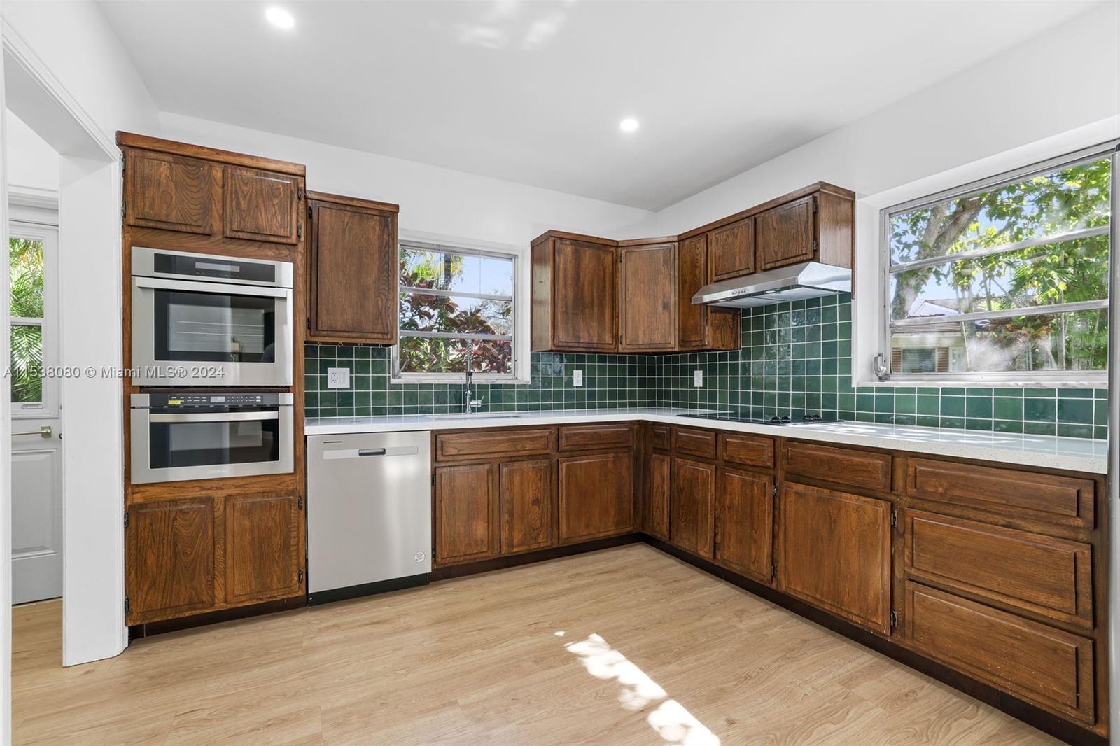 COUNTRY CLUB ESTATES SEC - Residential Lease