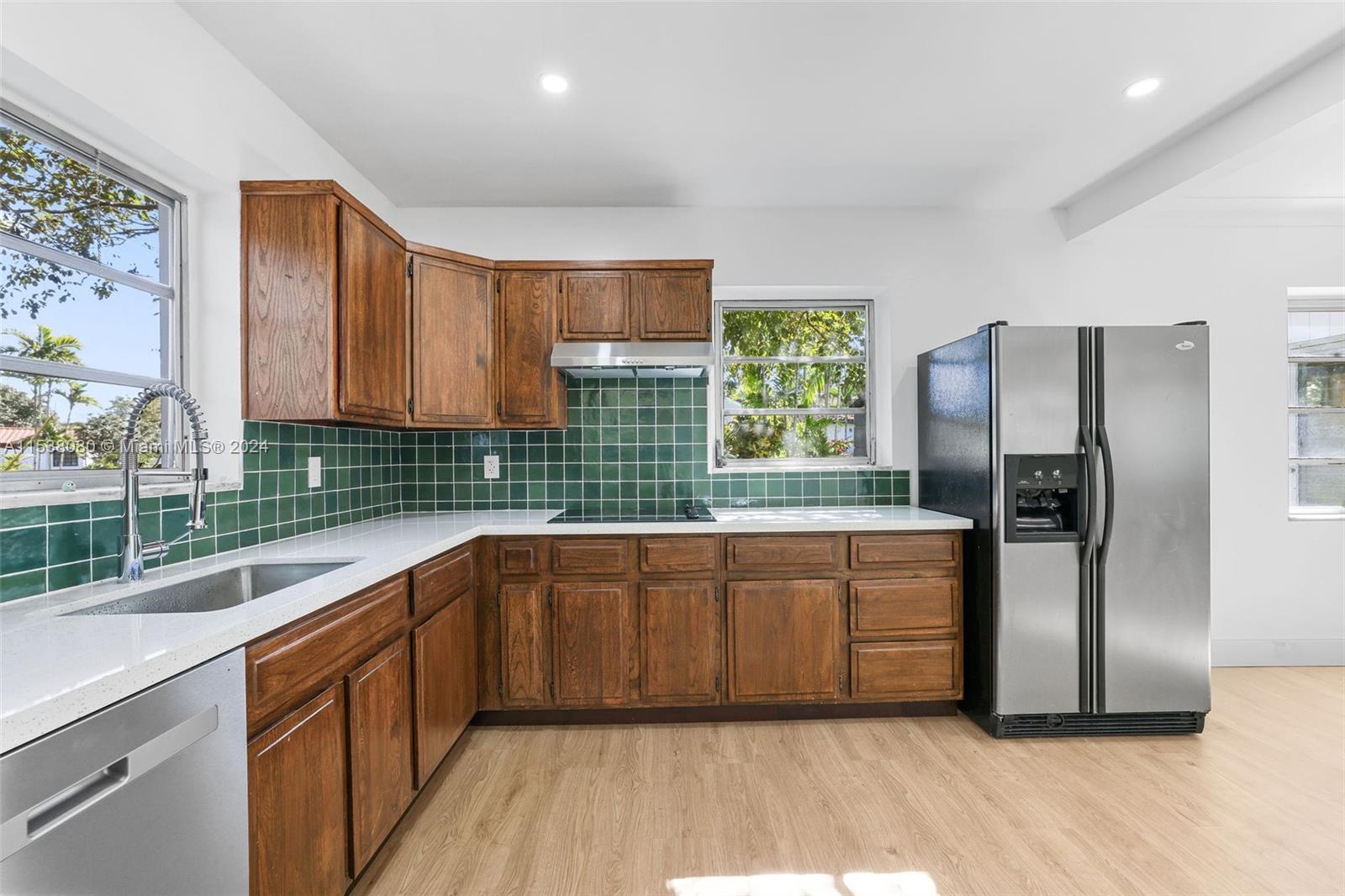 COUNTRY CLUB ESTATES SEC - Residential Lease