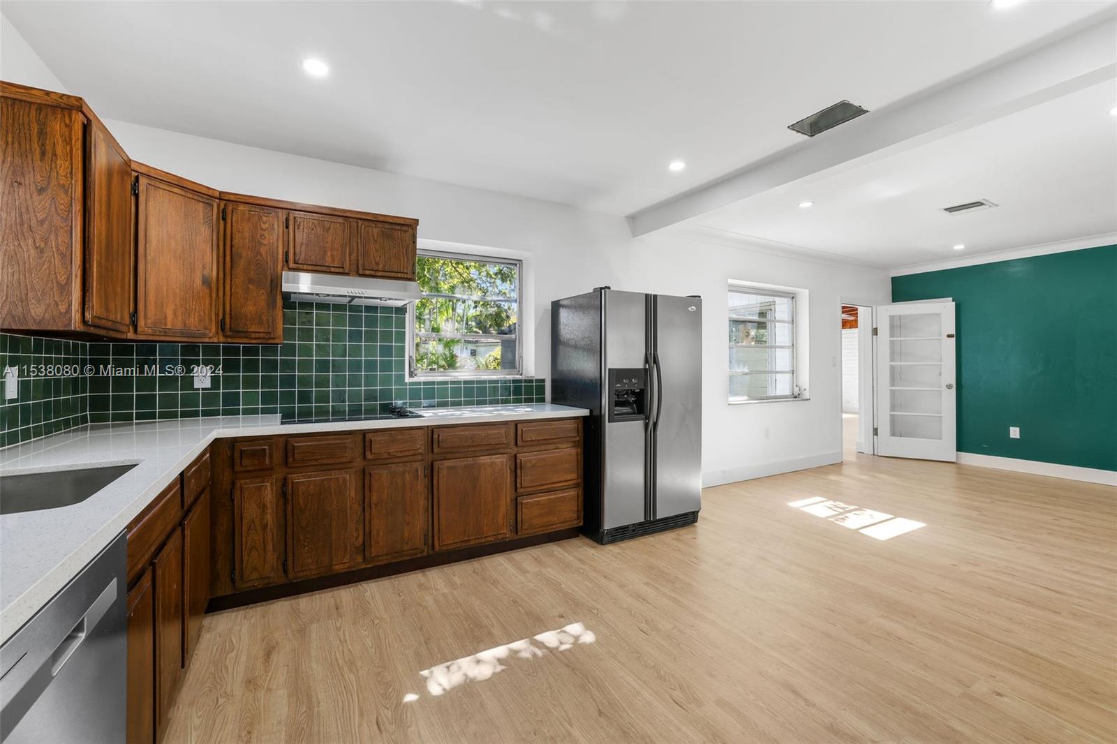 COUNTRY CLUB ESTATES SEC - Residential Lease