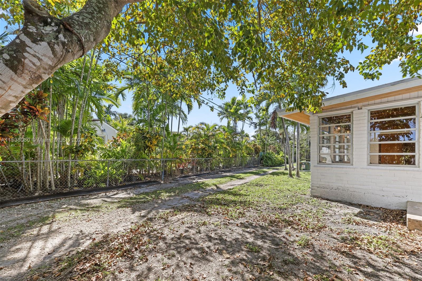 COUNTRY CLUB ESTATES SEC - Residential Lease