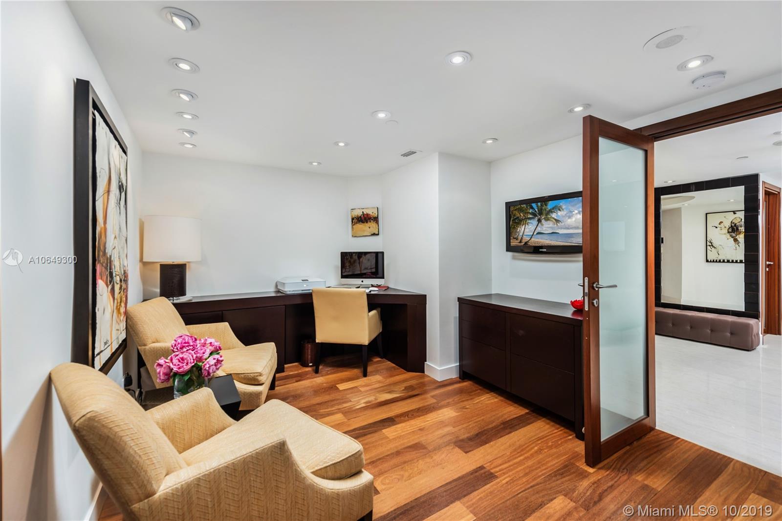 BLUE DIAMOND CONDO - Residential