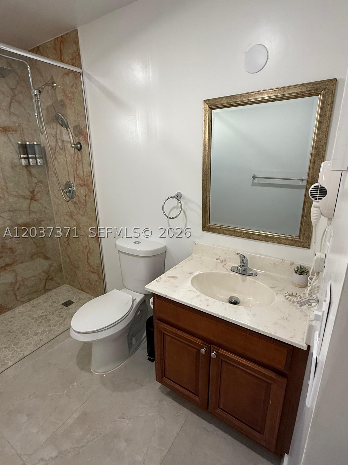 OCEAN PARK - Residential Lease
